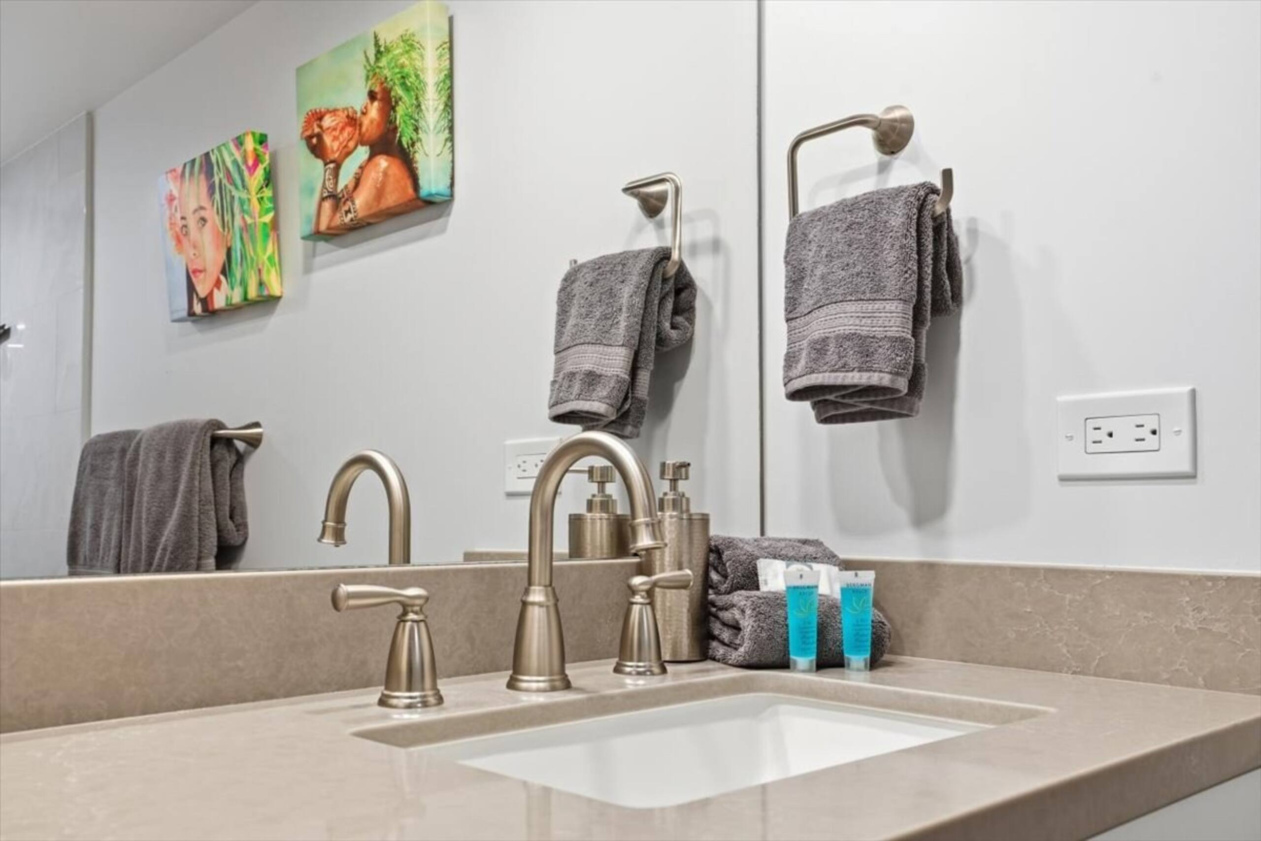 Brand New Remodel-Ocean Views-Well Equipped-AC - Photo 25