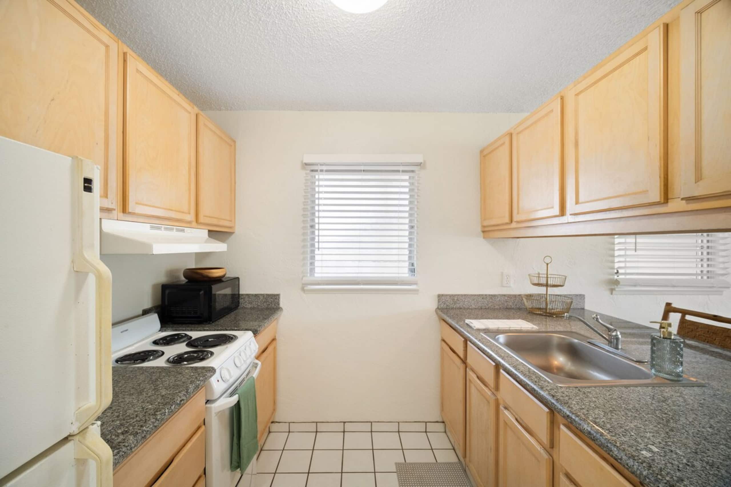 Plantation Hale J1, Ground Floor, End Unit - Photo 13