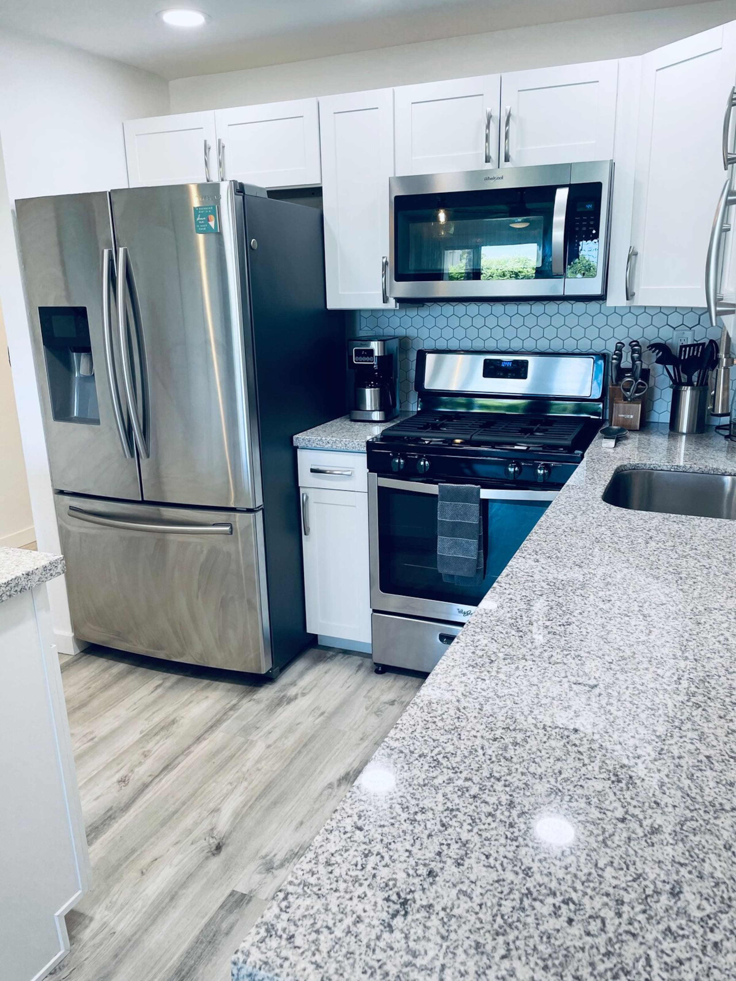 ACROSS FROM BEACH- NEWLY REMODELED- PRIME LOCATION - Photo 11