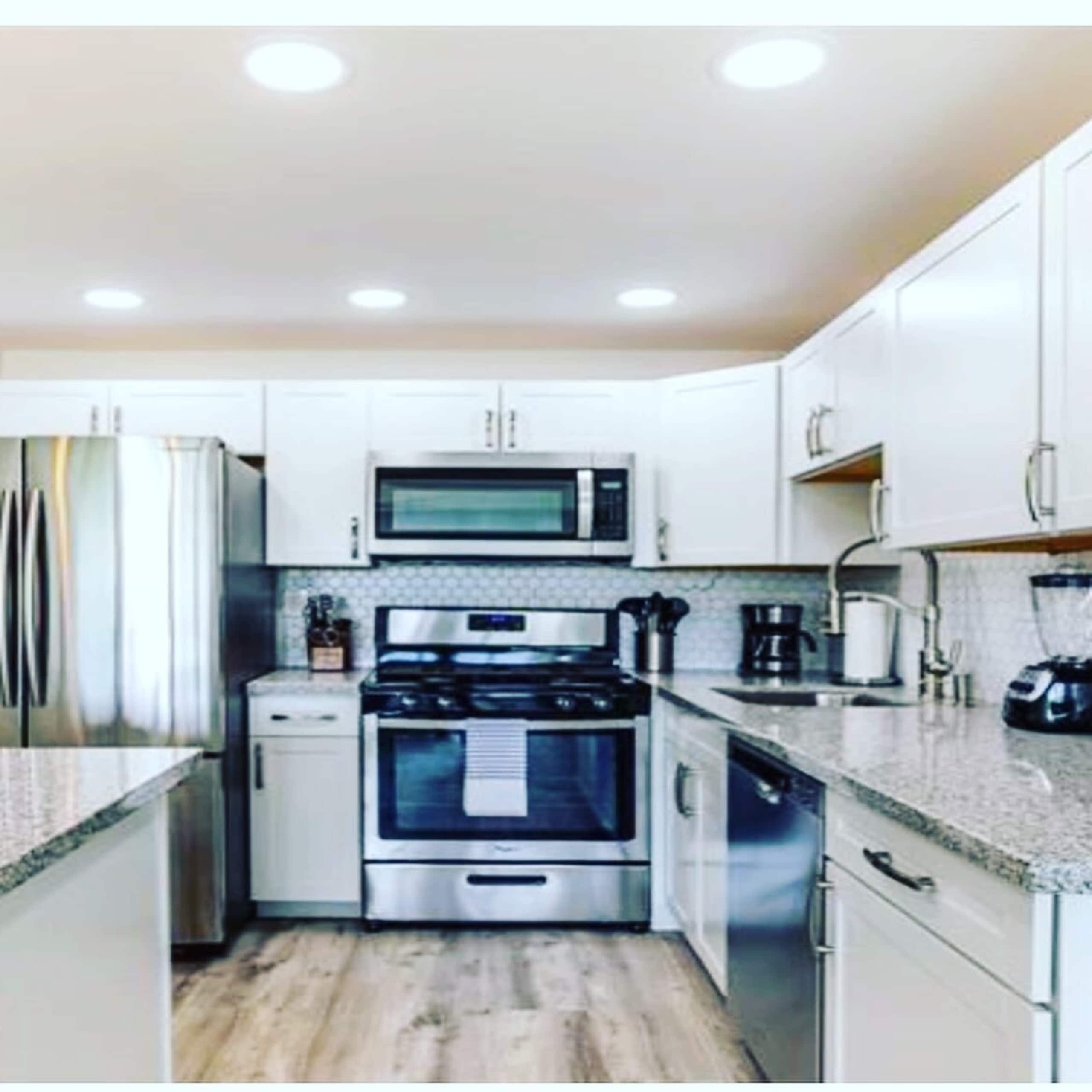 ACROSS FROM BEACH- NEWLY REMODELED- PRIME LOCATION - Photo 7