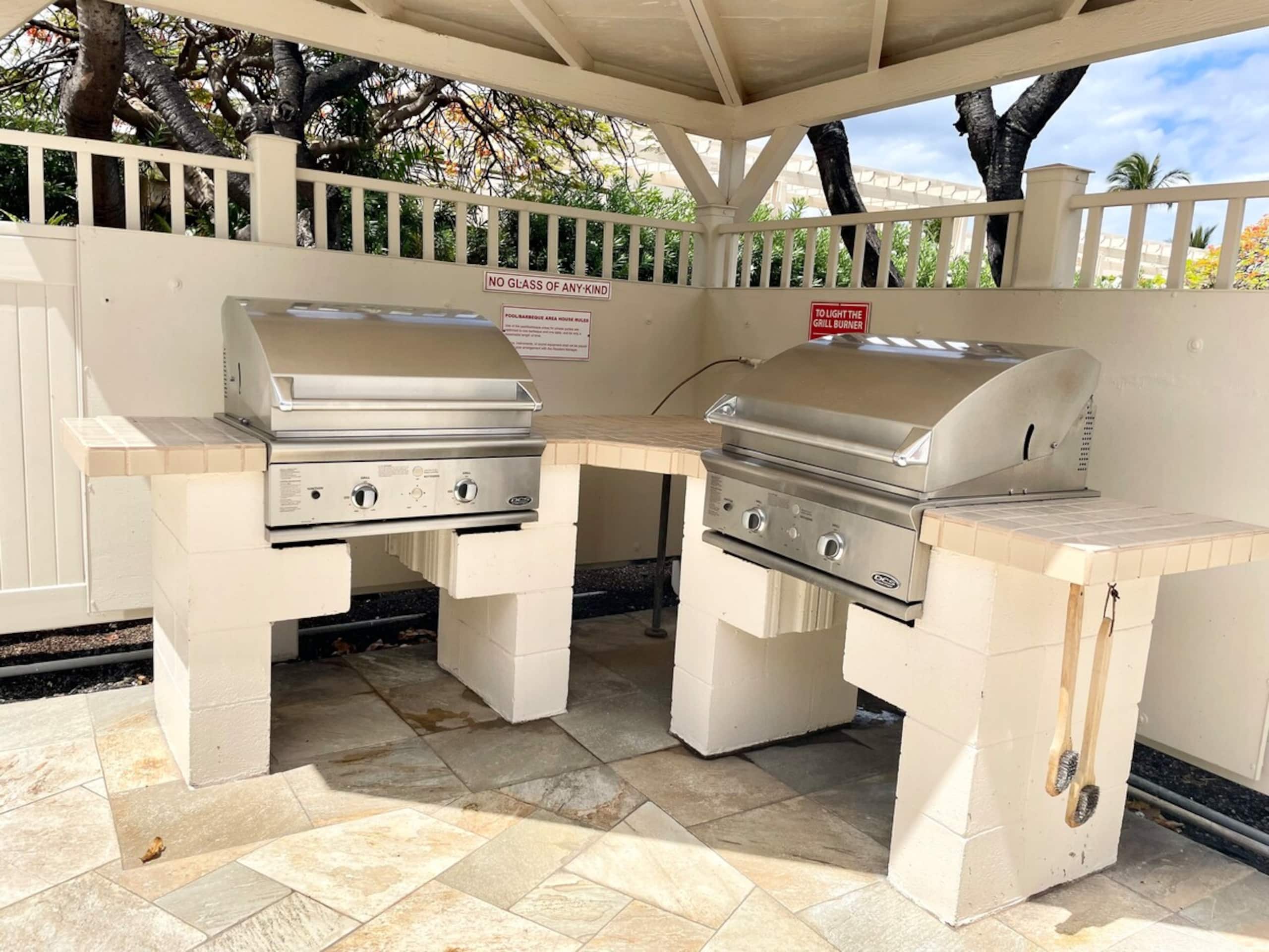 ACROSS FROM BEACH- NEWLY REMODELED- PRIME LOCATION - Photo 40