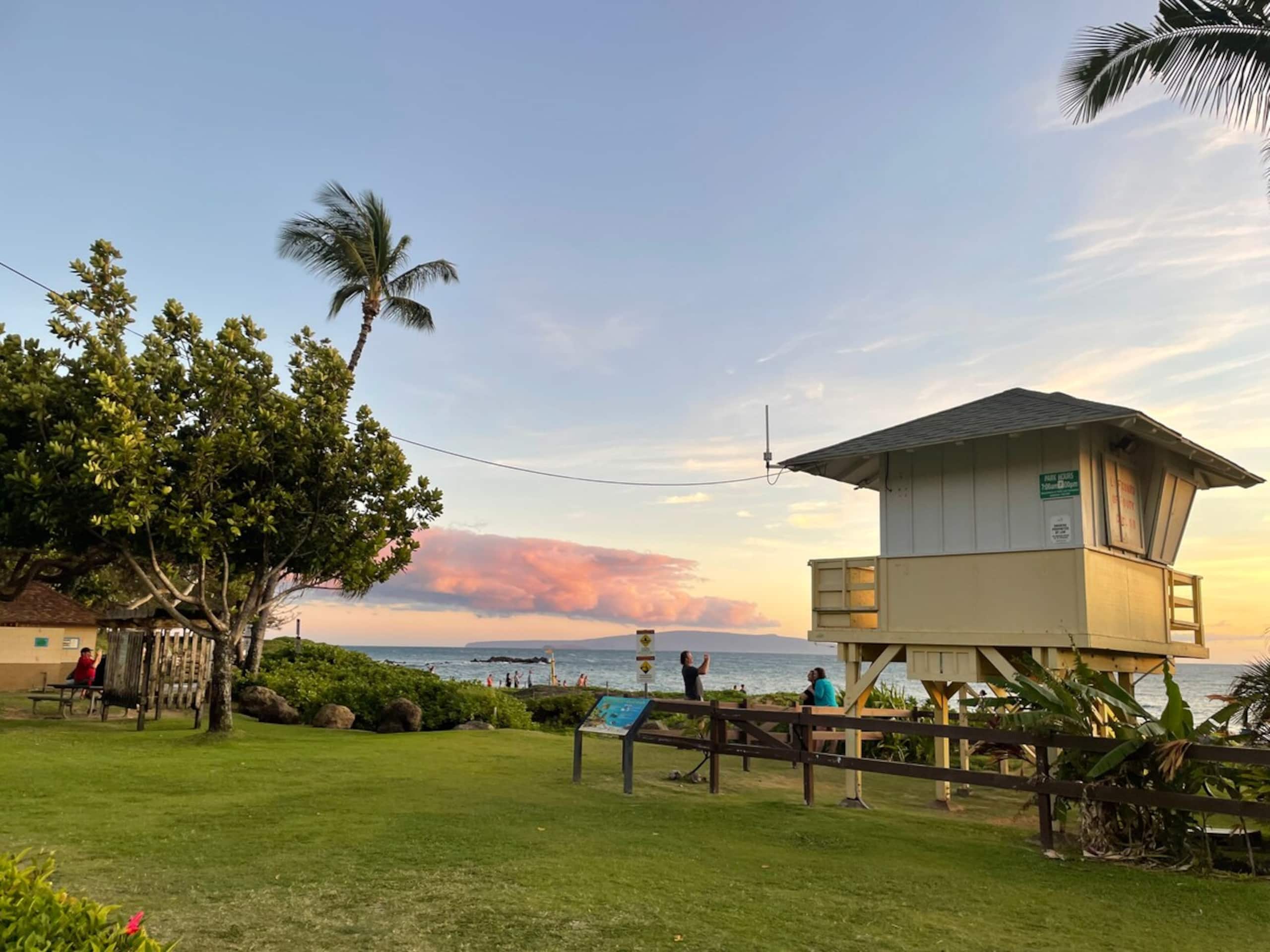 ACROSS FROM BEACH- NEWLY REMODELED- PRIME LOCATION - Photo 42