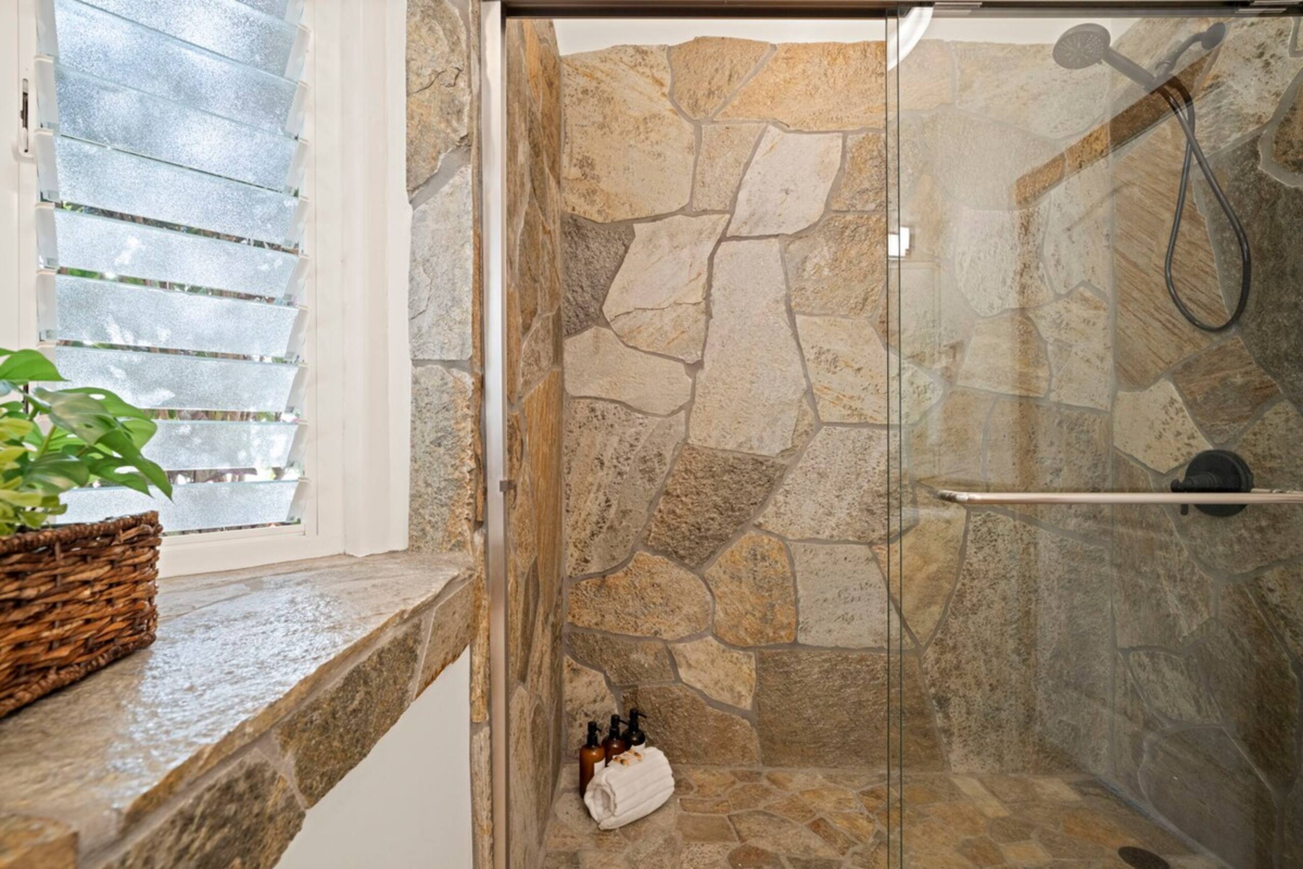 Emmalani Hale, Luxurious and Tranquil Retreat - Photo 45
