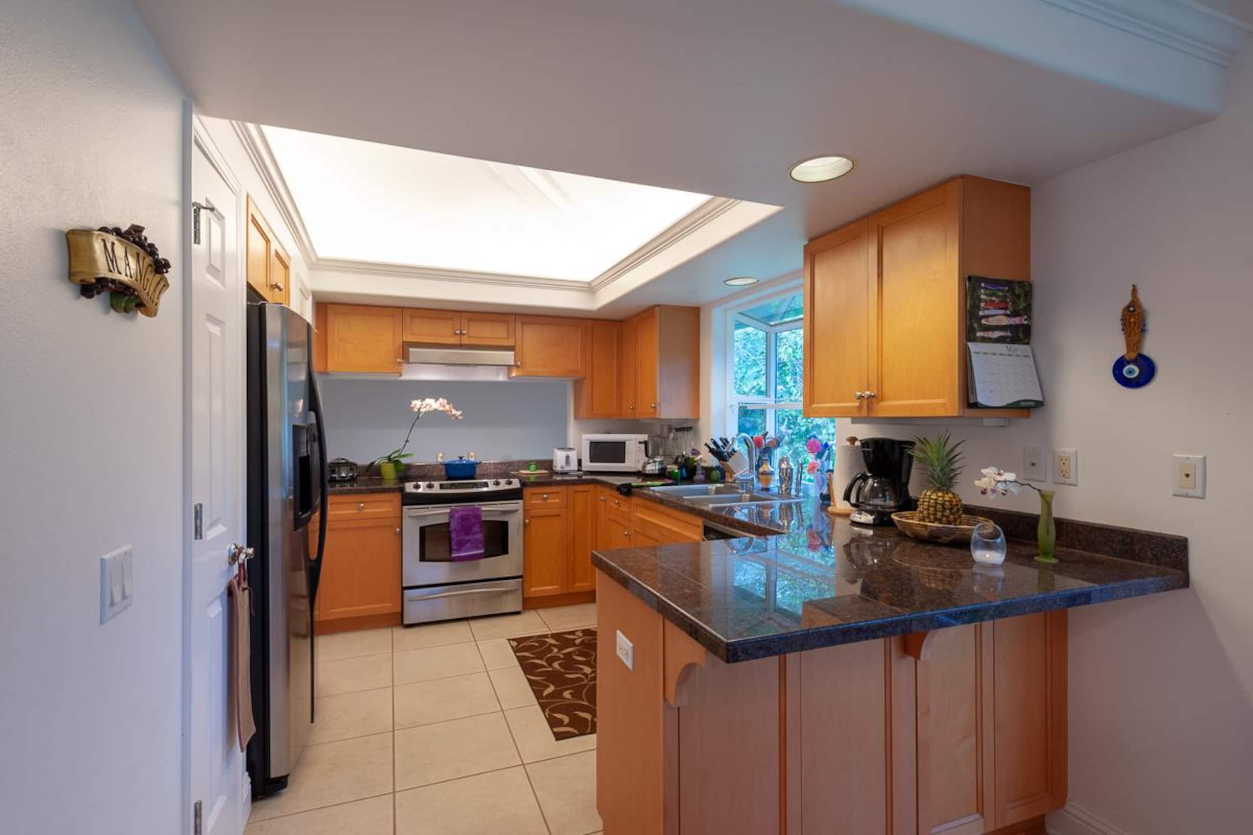 Spacious Townhome in Quiet Neighborhood - Photo 21