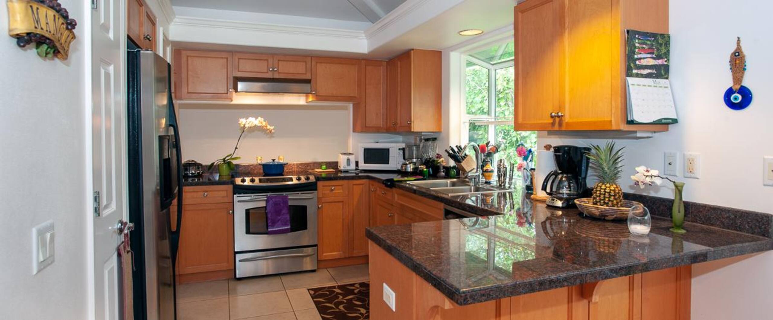Spacious Townhome in Quiet Neighborhood - Photo 8