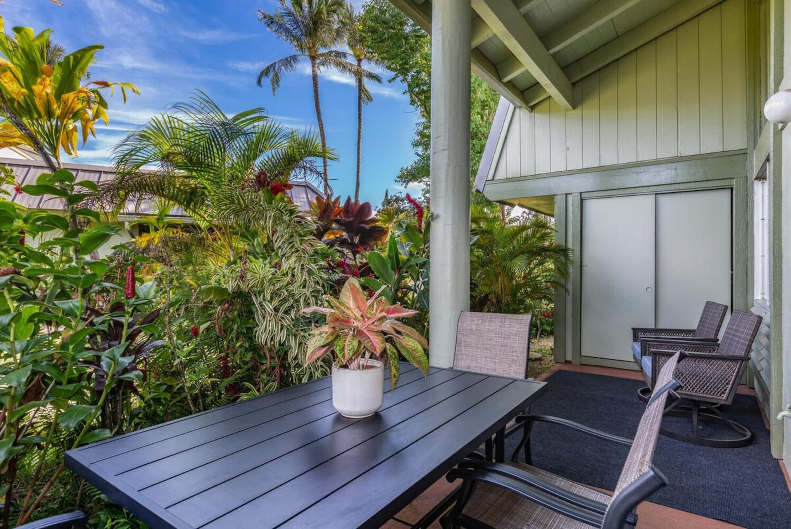 Nicely updated home, hike to beach, near shopping - Photo 12
