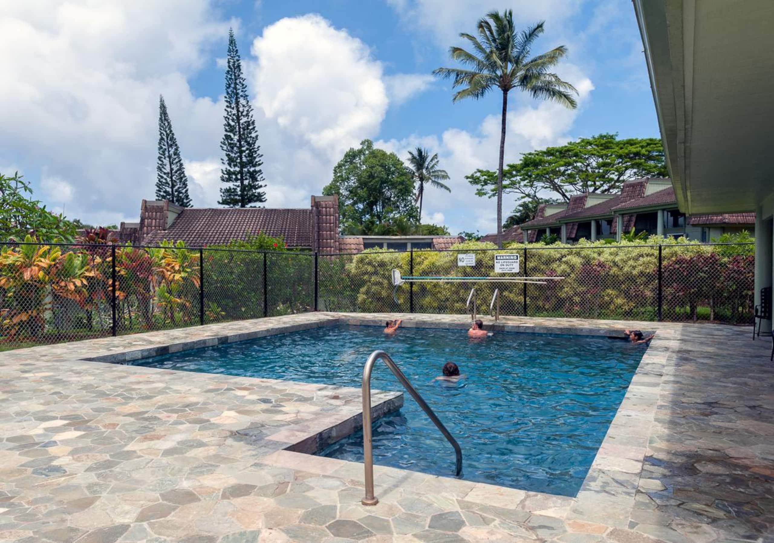 Nicely updated home, hike to beach, near shopping - Main photo