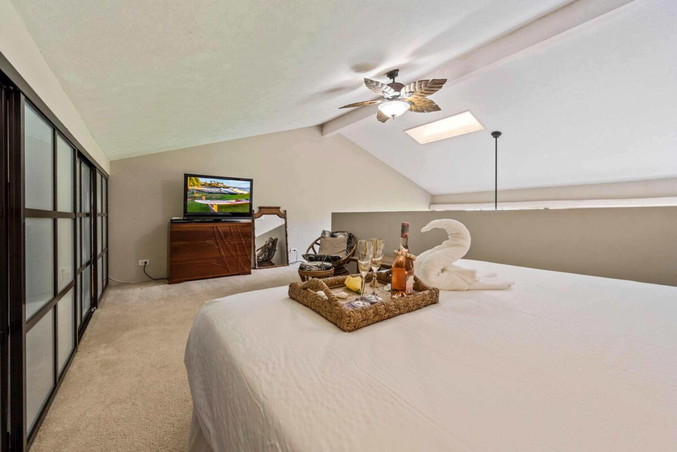 Top Floor updated condo, oceanview, AC, near beach - Photo 28