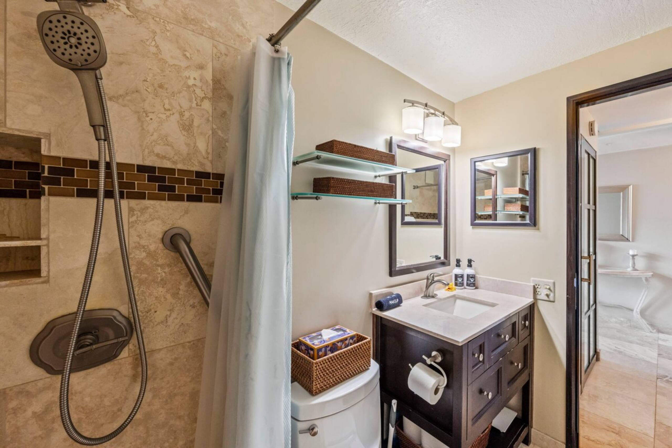 Top Floor updated condo, oceanview, AC, near beach - Photo 21
