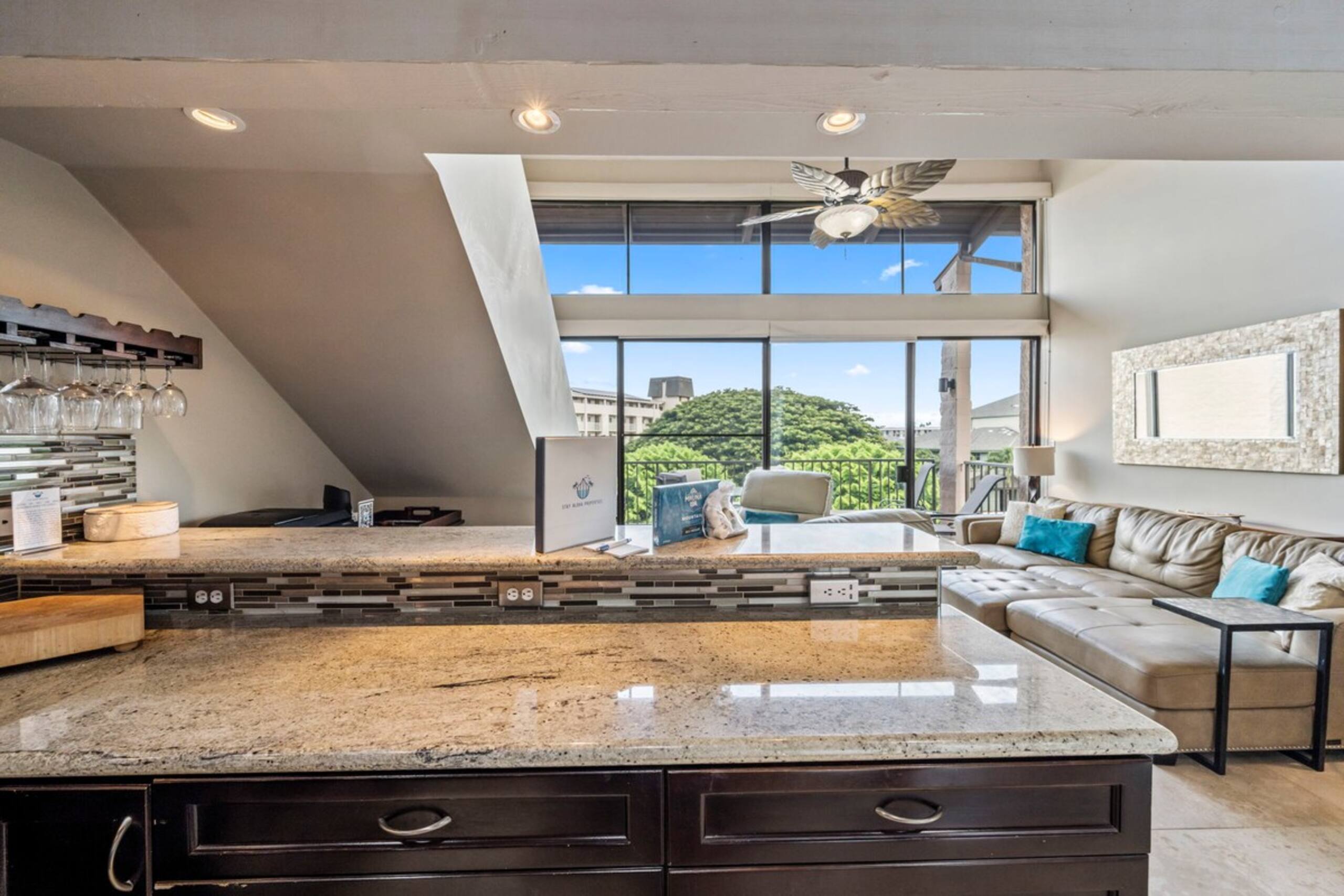 Top Floor updated condo, oceanview, AC, near beach - Photo 1