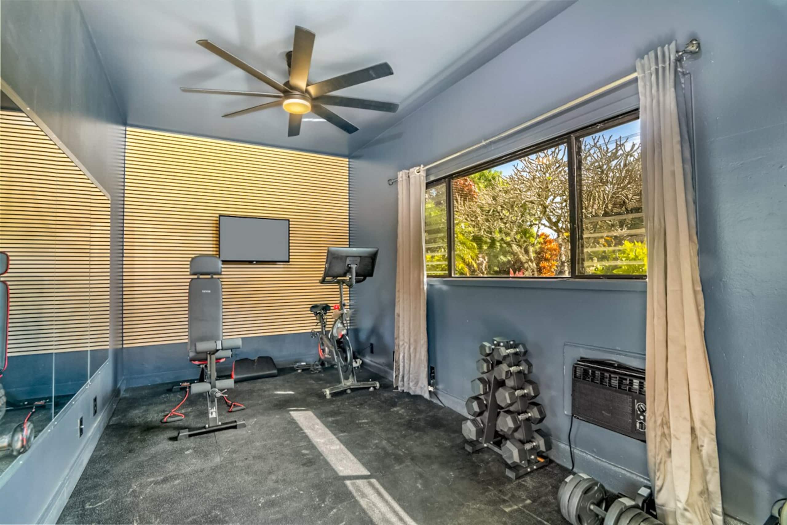 NEW Princeville Villa, Pool, Tiki Bar, AC, GYM - Photo 51
