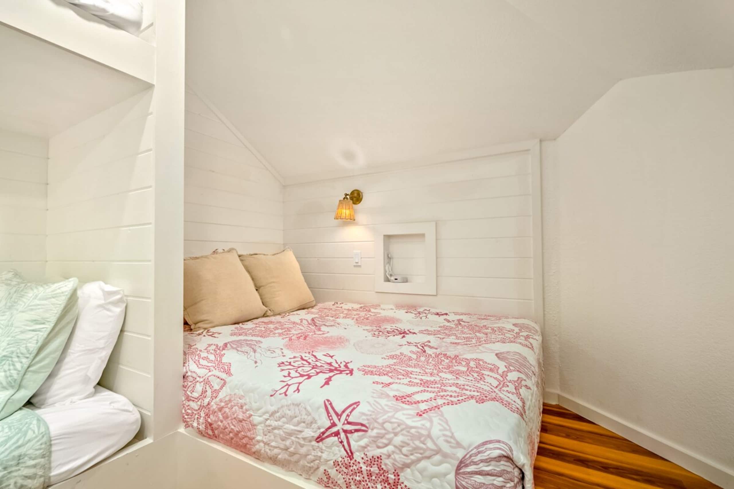NEW Princeville Villa, Pool, Tiki Bar, AC, GYM - Photo 35