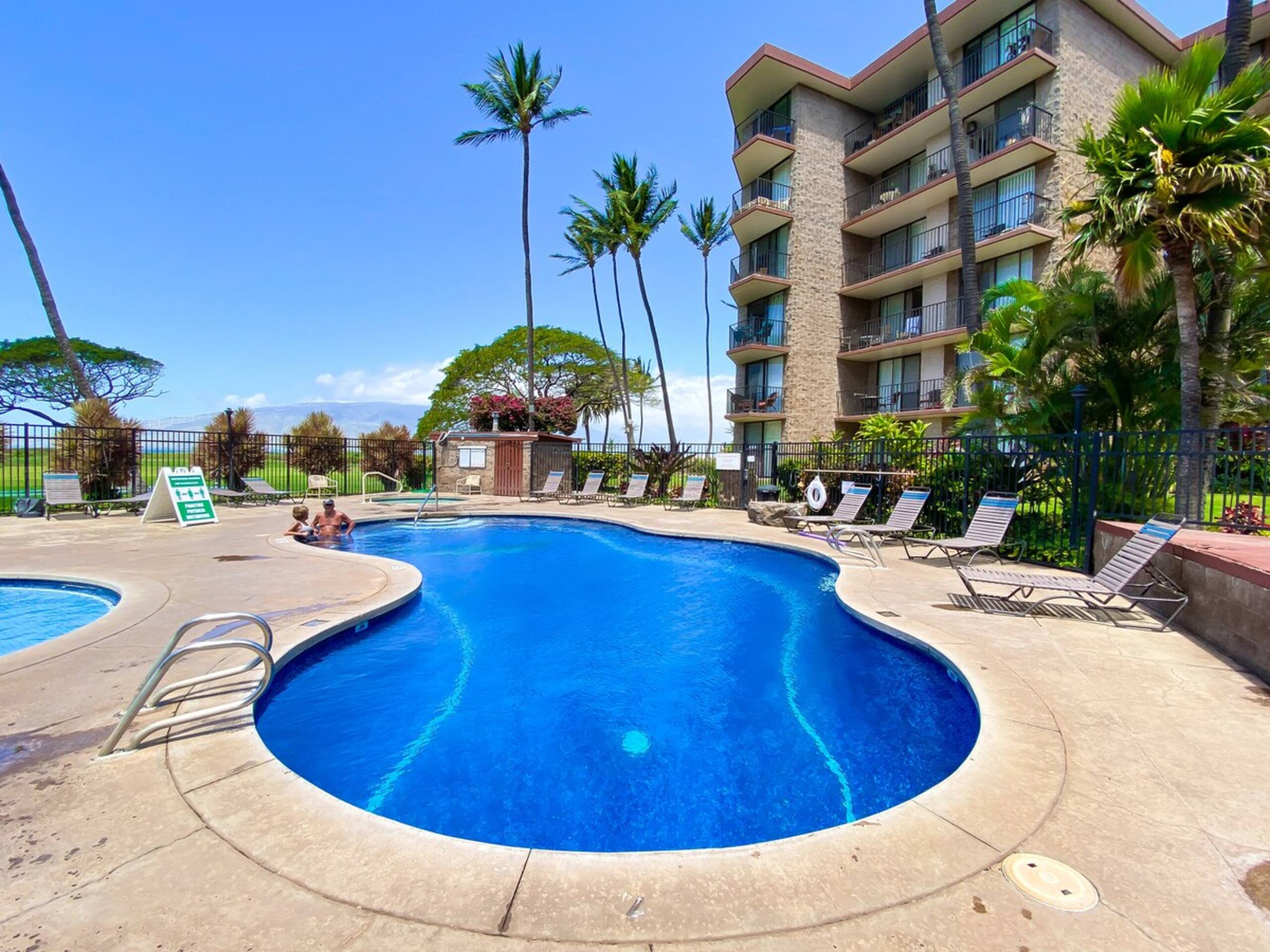 Beachfront Condo South Maui - Restaurant Nearby - Photo 18
