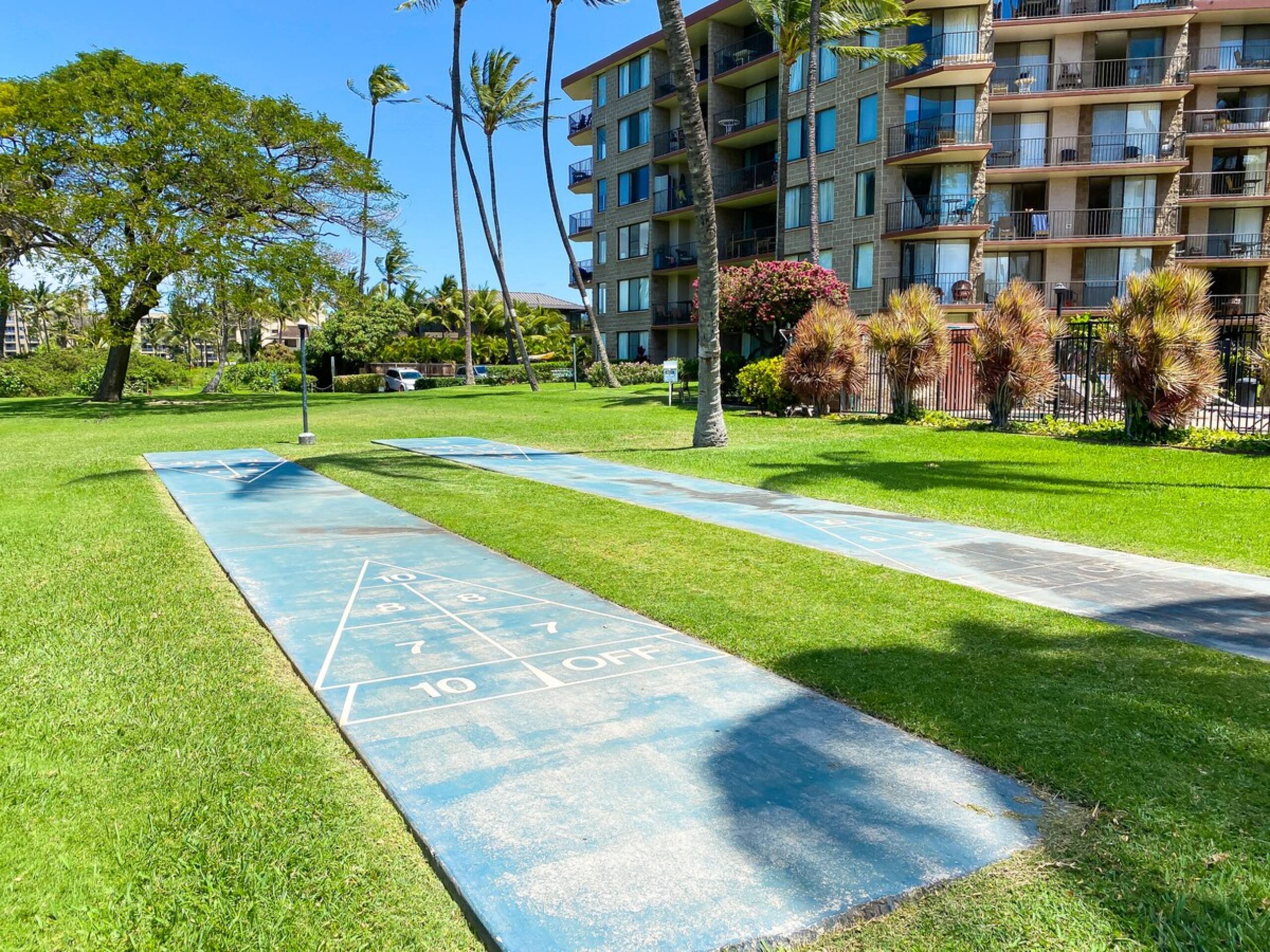 Beachfront Condo South Maui - Restaurant Nearby - Photo 36
