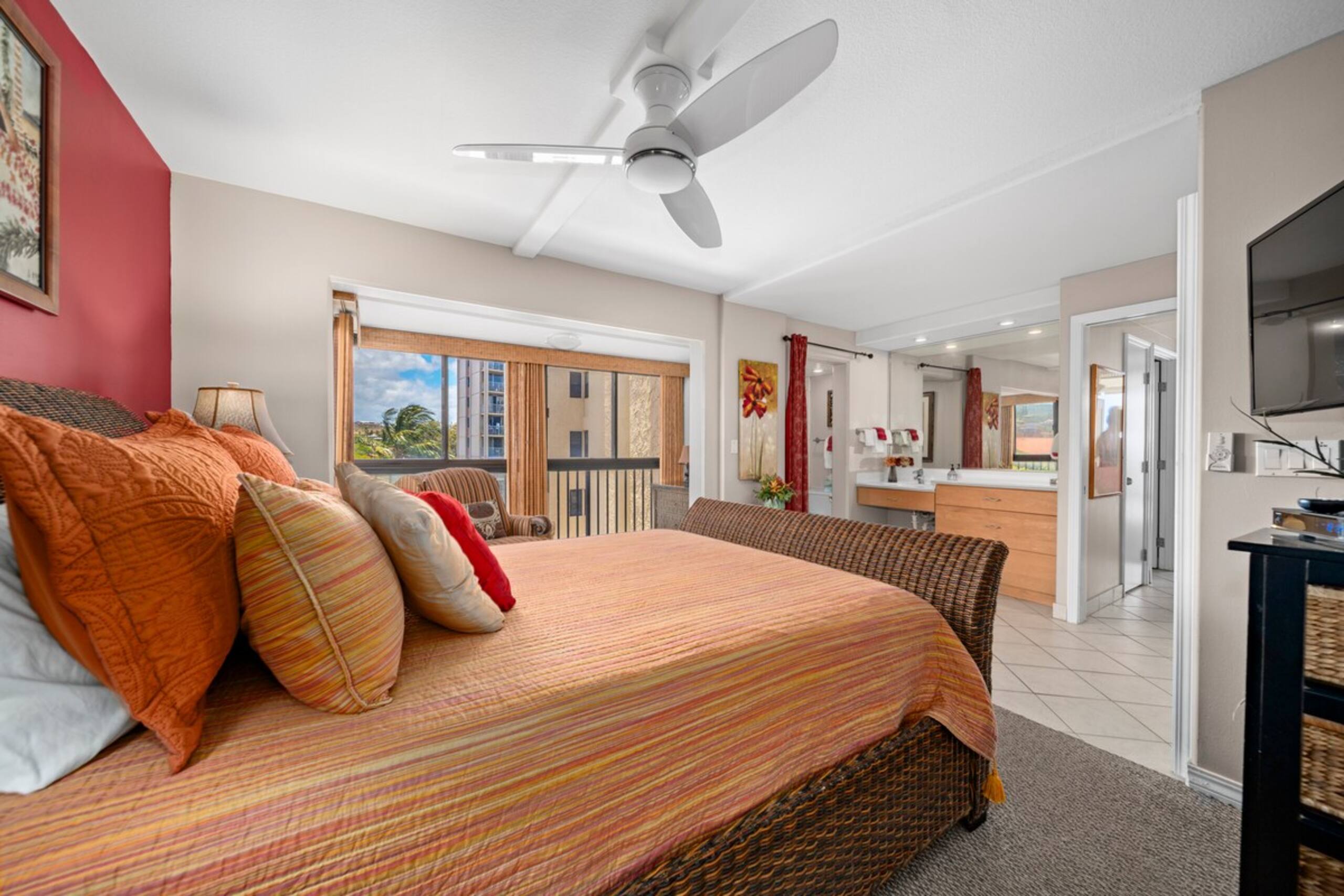 The Zen Den West Maui Oceanfront Balcony Suite - Photo 20