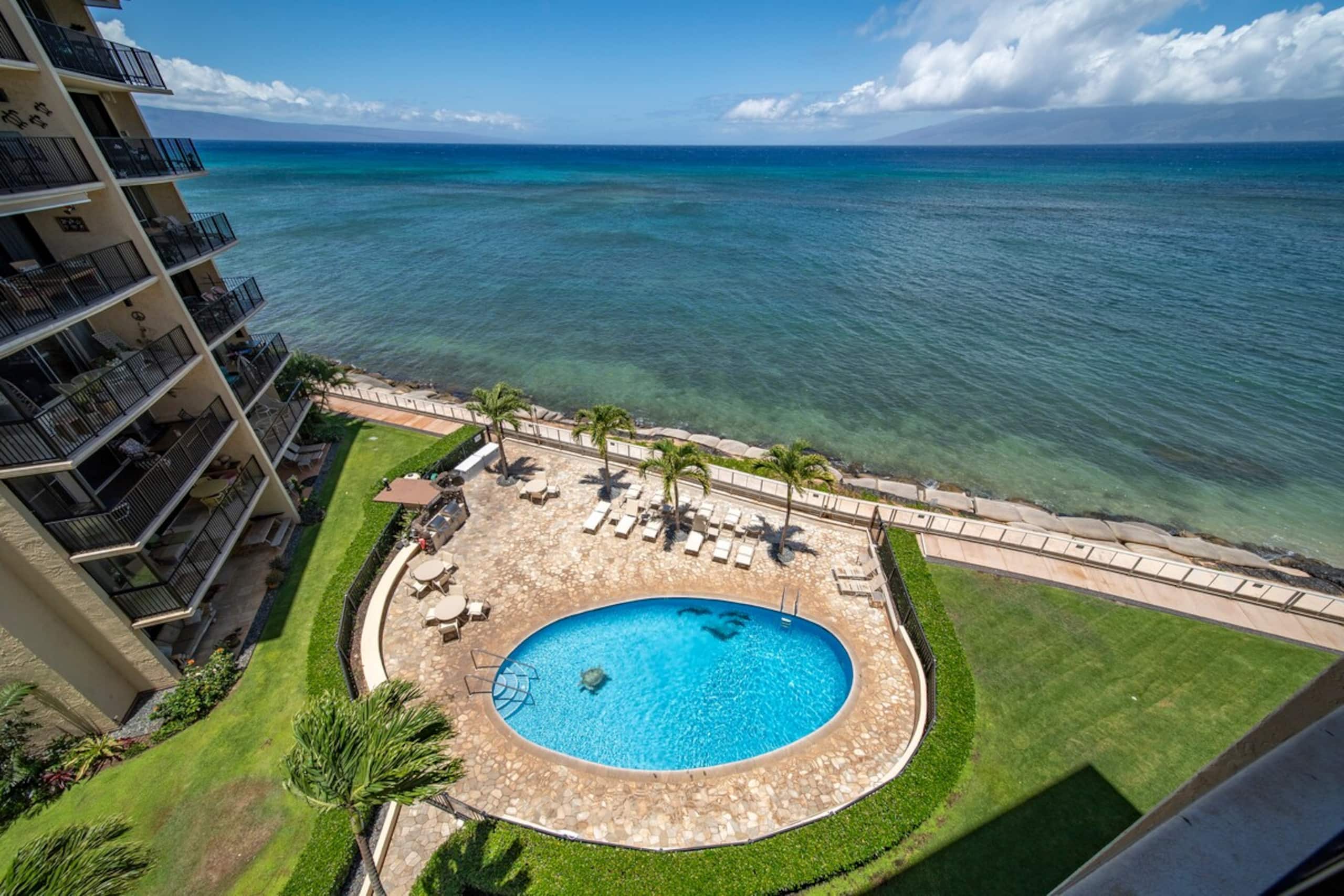 The Zen Den West Maui Oceanfront Balcony Suite - Photo 35