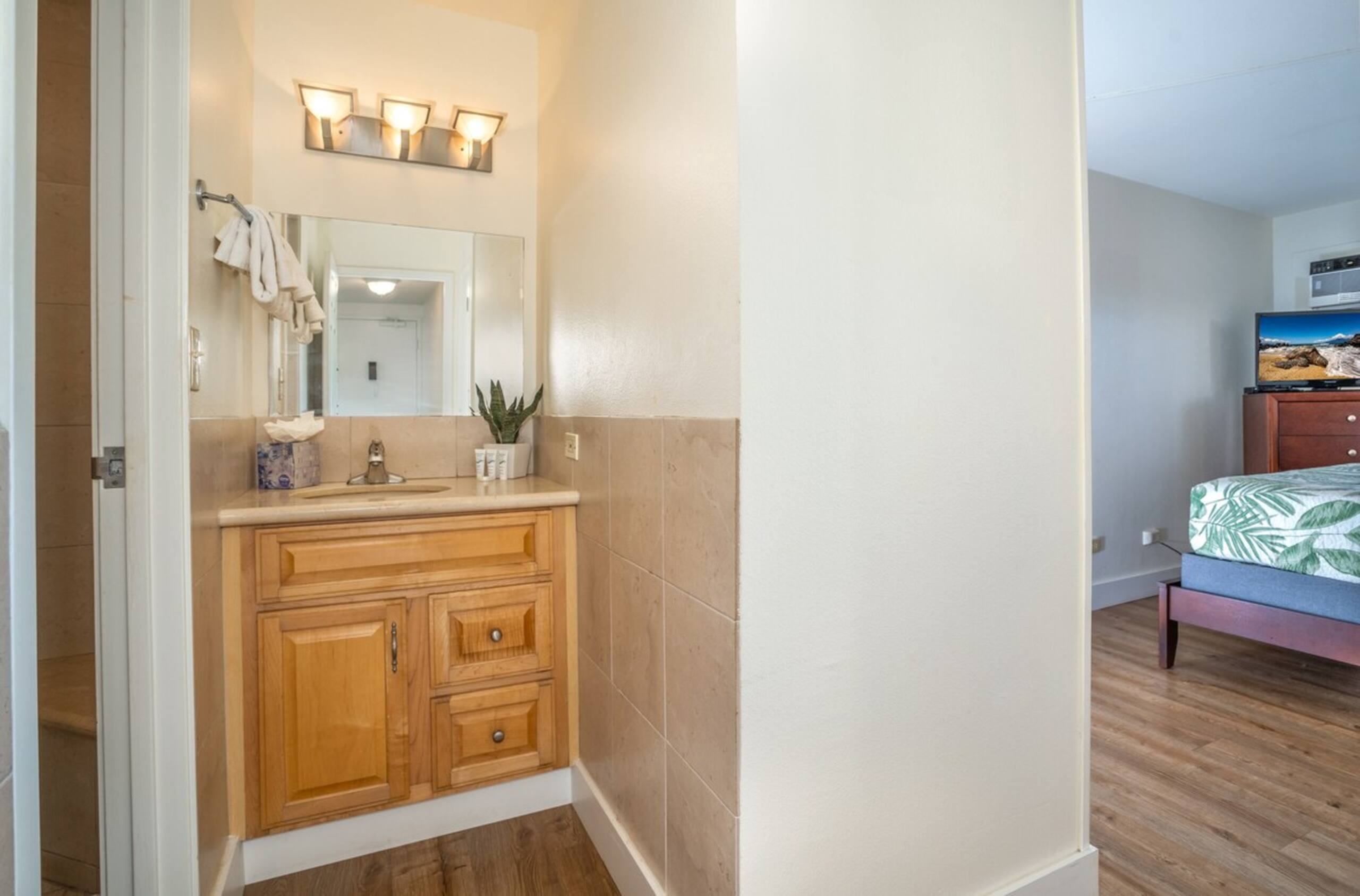 Ocean View, Spacious, a/c, Wifi, Kitchen, MSB221 - Photo 17