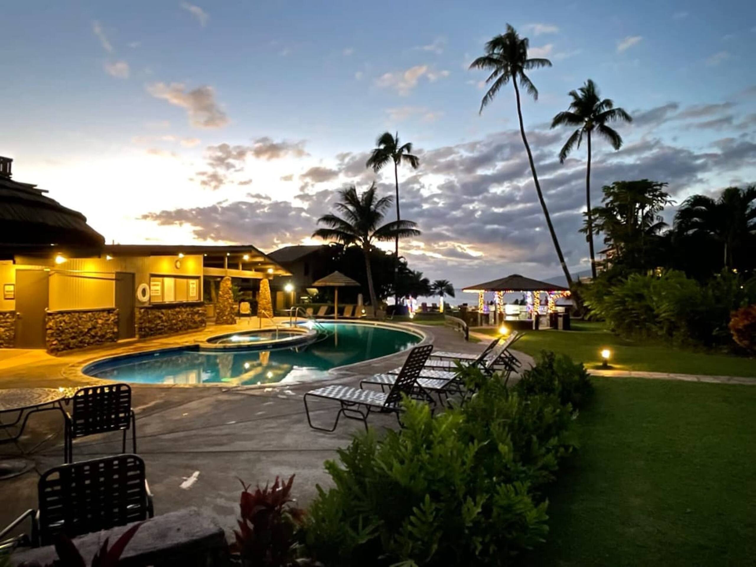 Newly Renovated Kahana Sunset ocean view - Photo 4