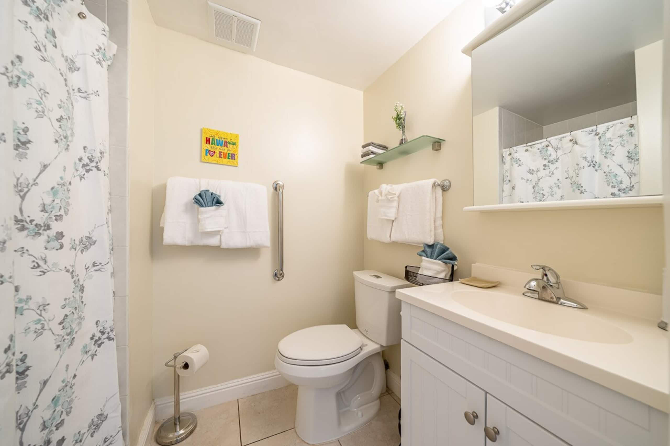 Oceanfront condo w/ pool and hot tub - Photo 23