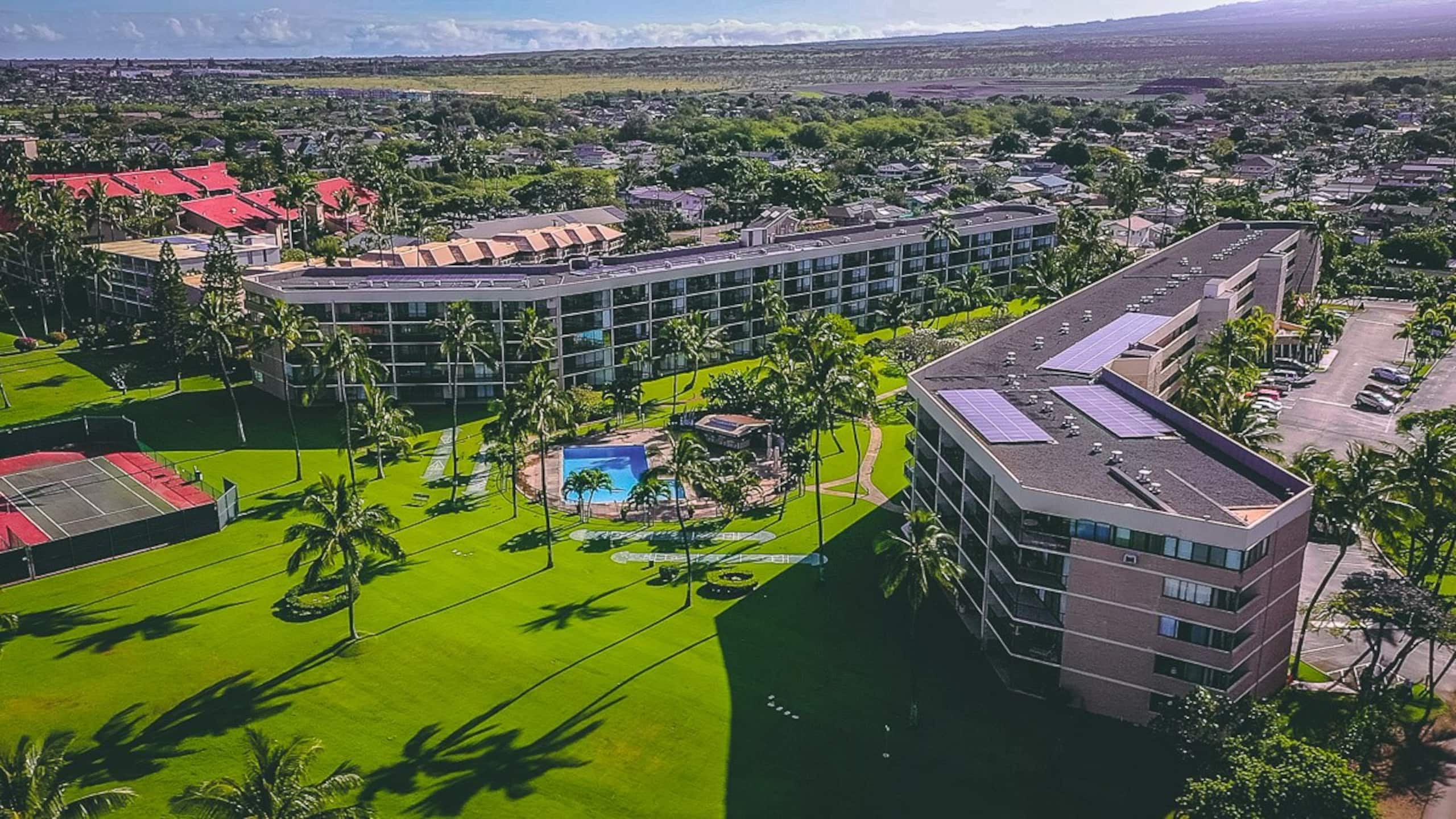 Oceanfront condo w/ pool and hot tub - Photo 40