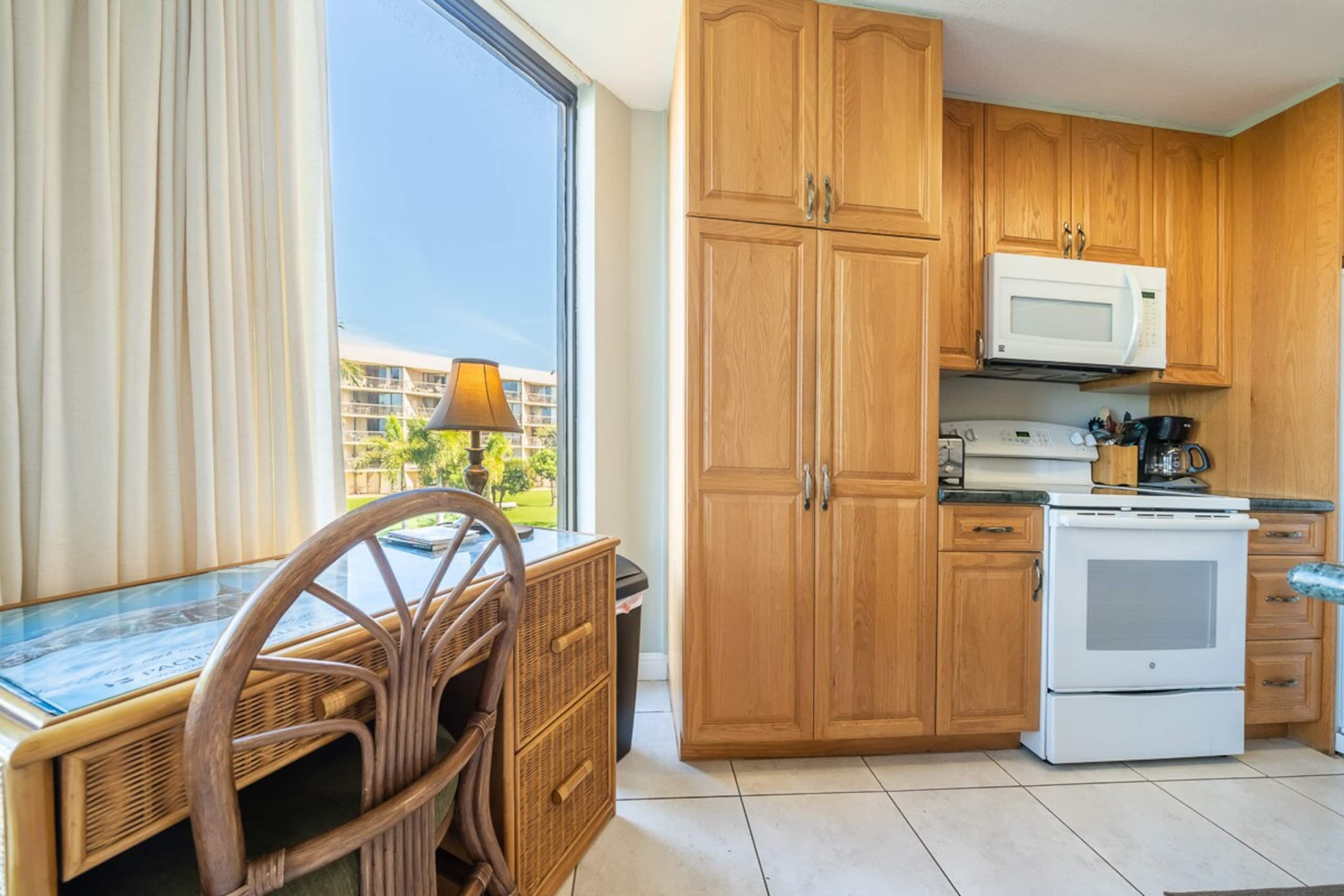 Oceanfront condo w/ pool and hot tub - Photo 13