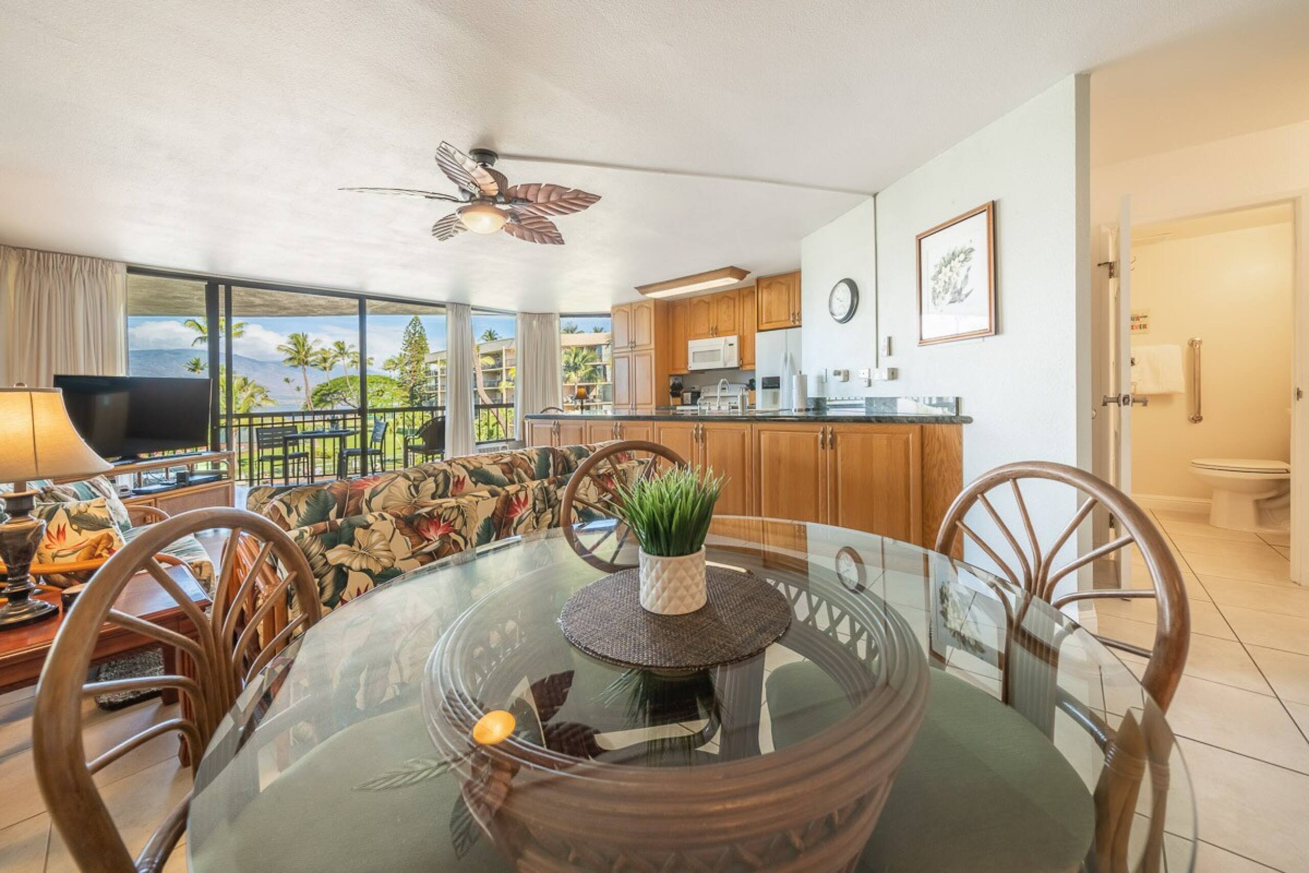 Oceanfront condo w/ pool and hot tub - Photo 18
