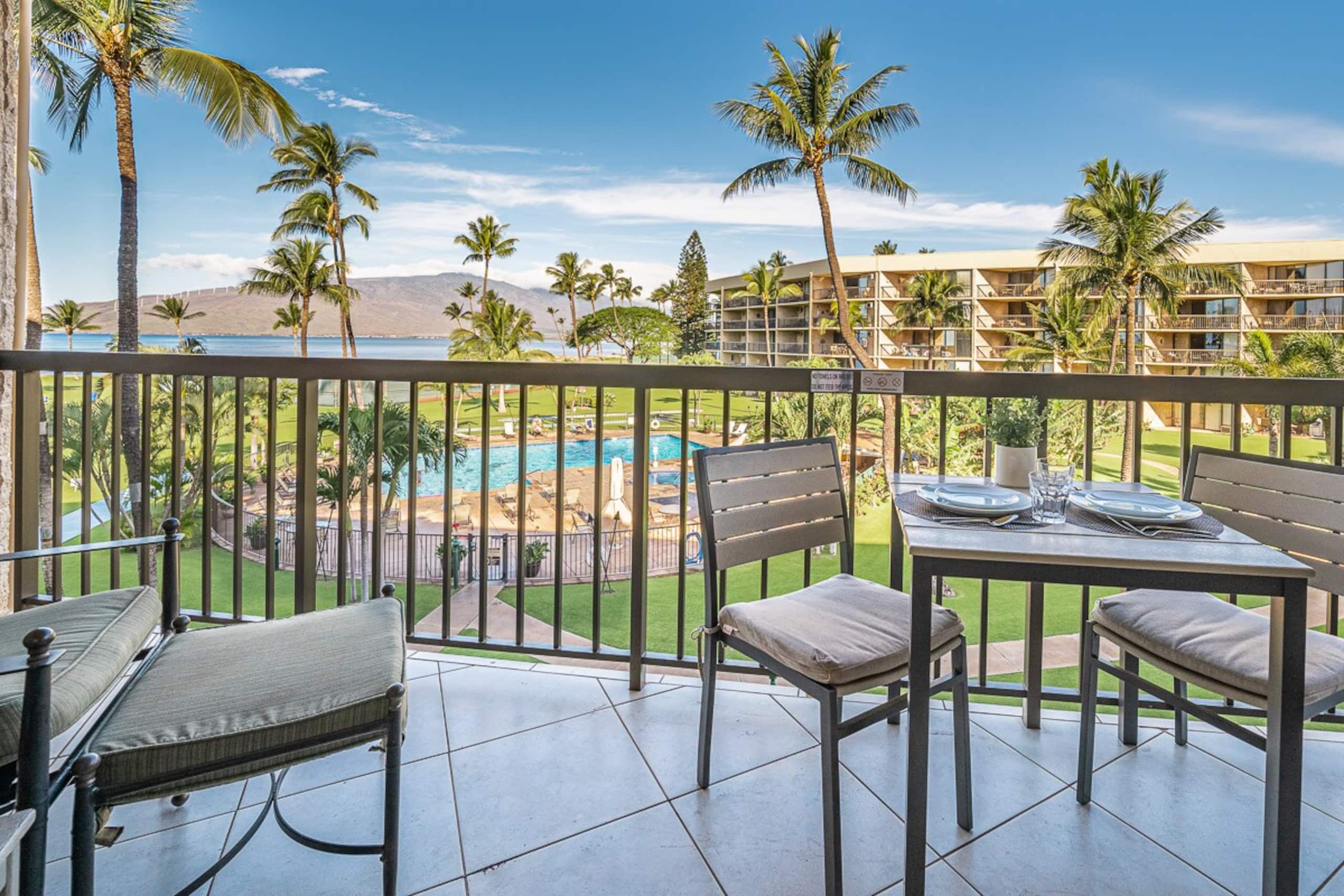 Oceanfront condo w/ pool and hot tub - Photo 8