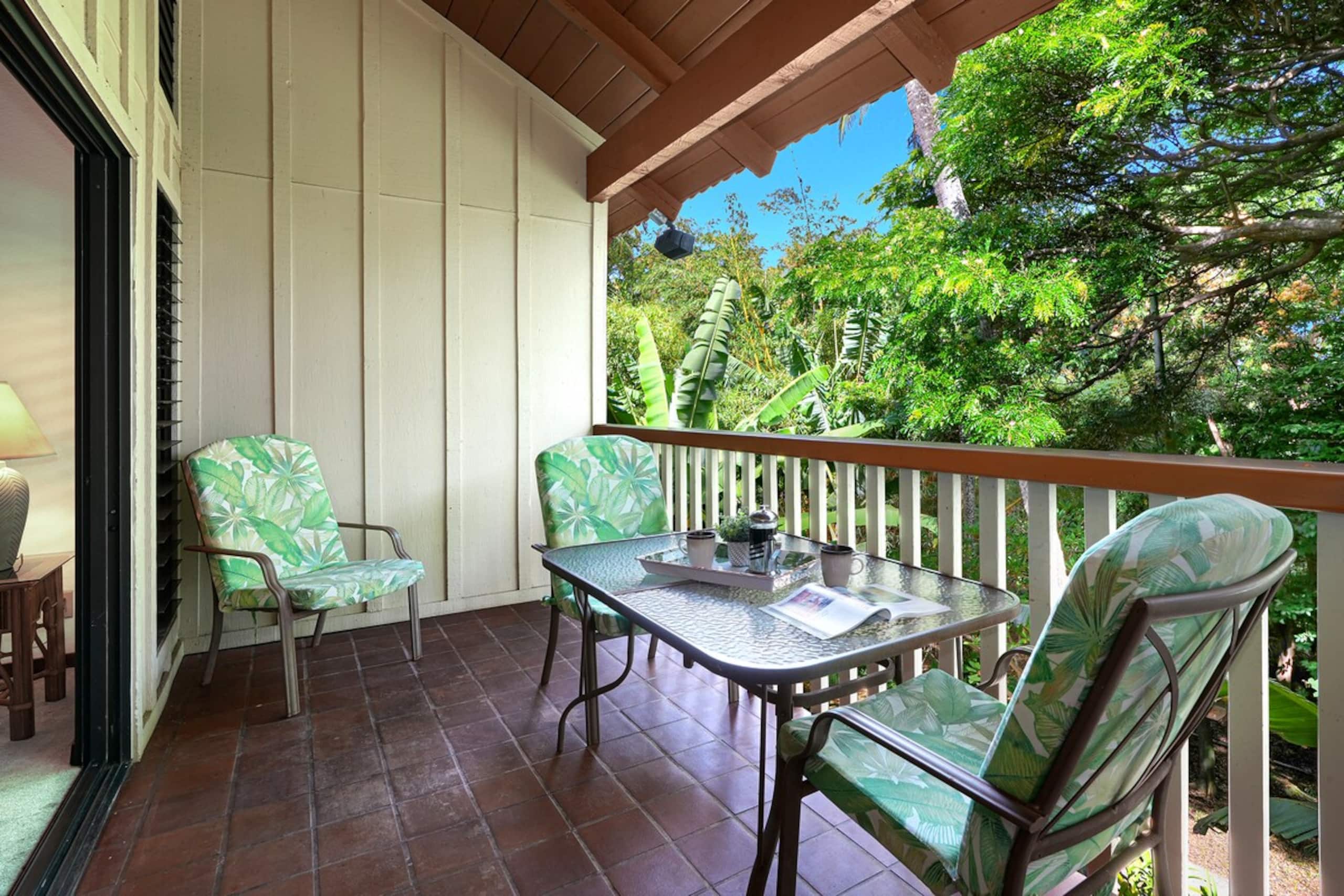 Top Floor 2 Bed Suite Steps to the Beach & Pool - Photo 10