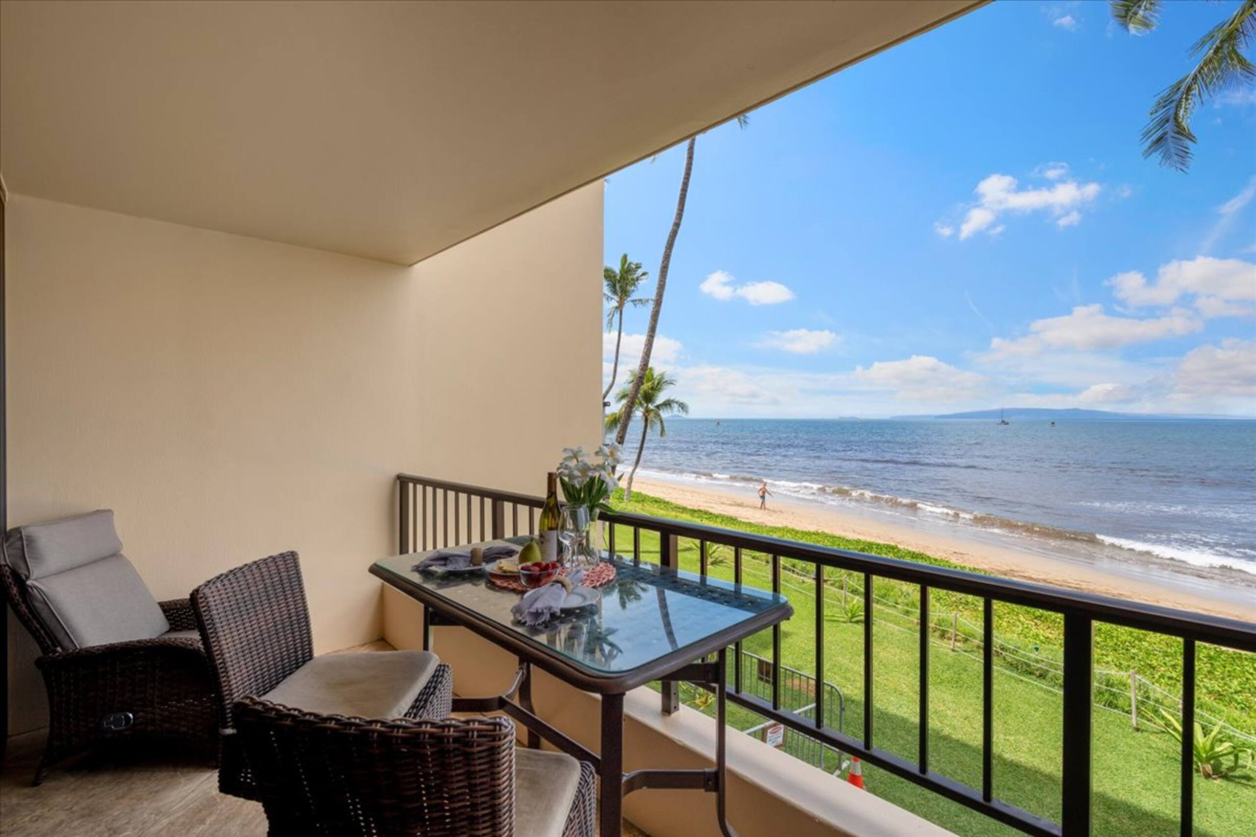 Tropical oceanfront escape, steps from Sugar Beach - Main photo