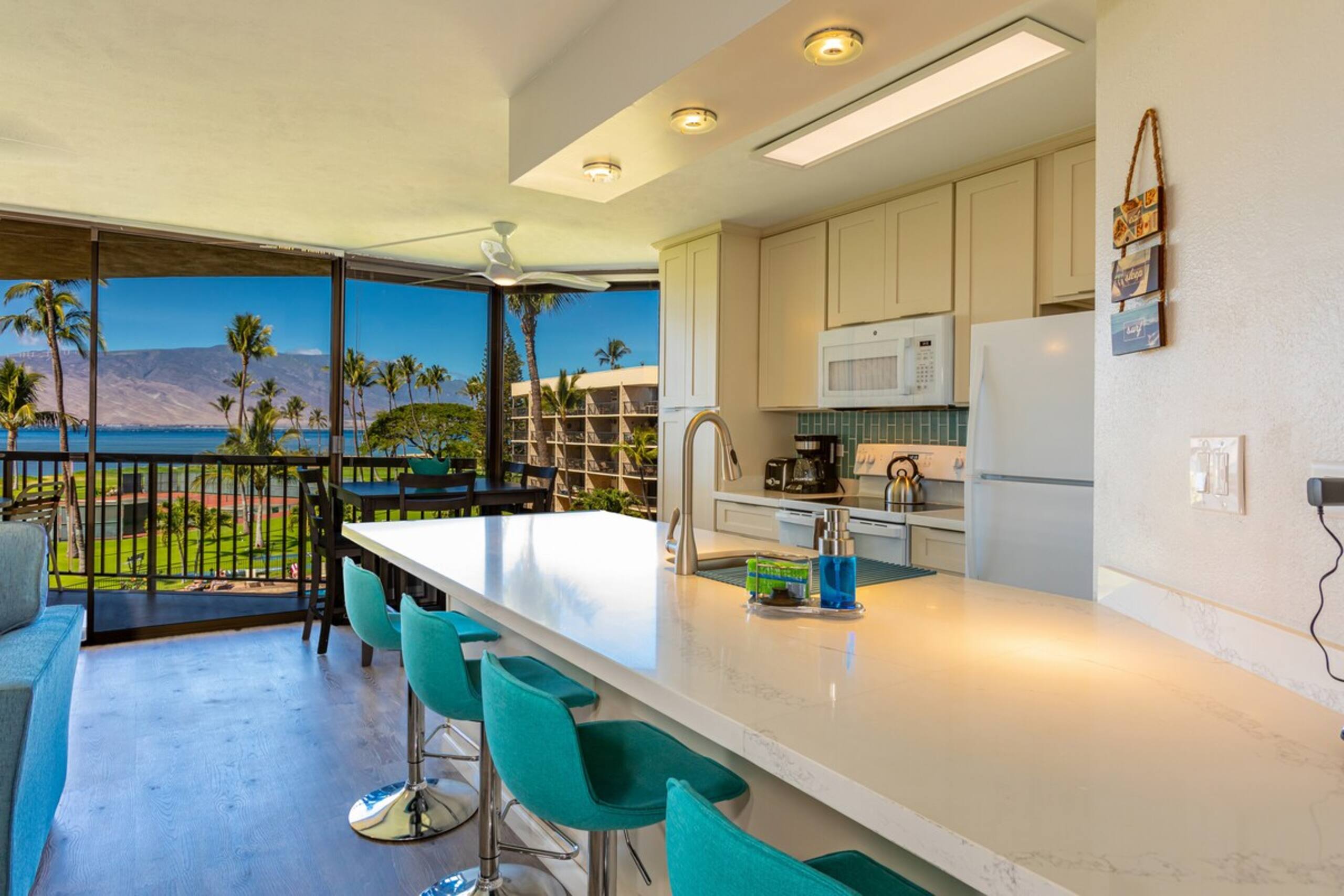 Spacious Renovated Unit, Ocean Front Views MSB417 - Photo 8