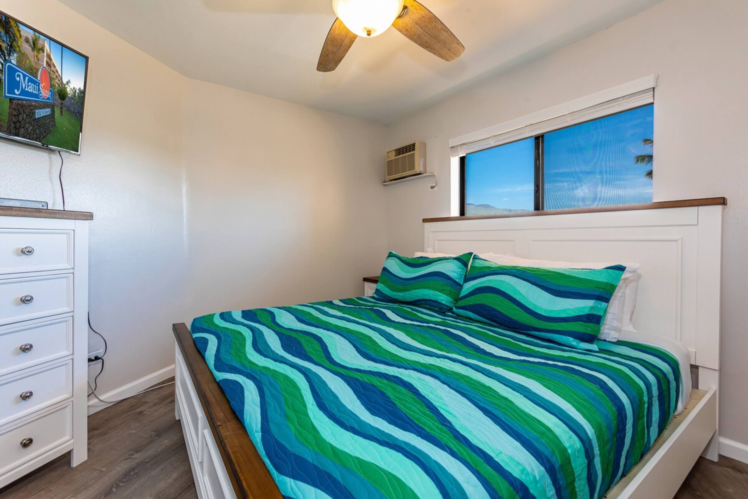 Spacious Renovated Unit, Ocean Front Views MSB417 - Photo 13