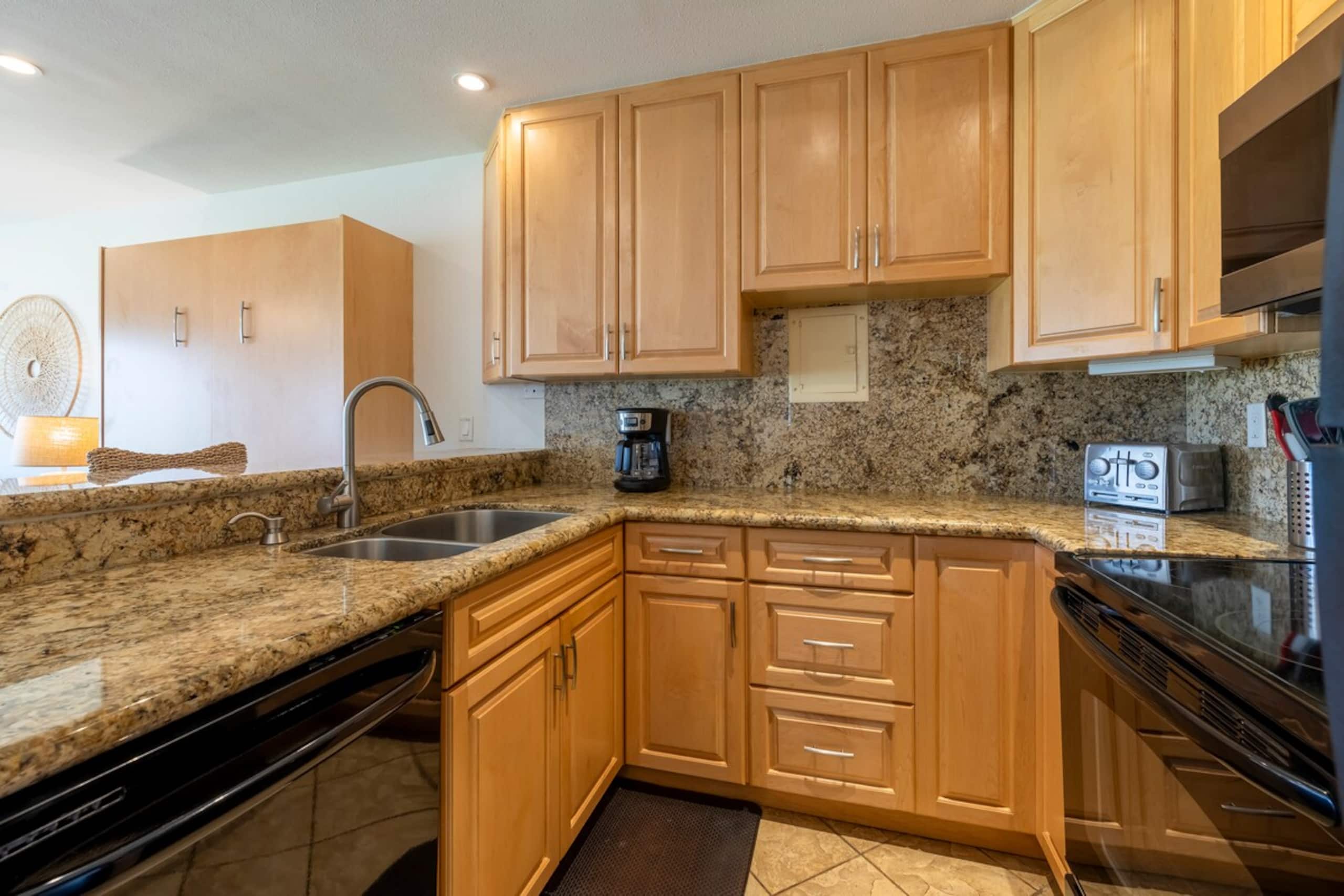 Kihei ground floor condo-across from Kam 3 beach - Photo 4