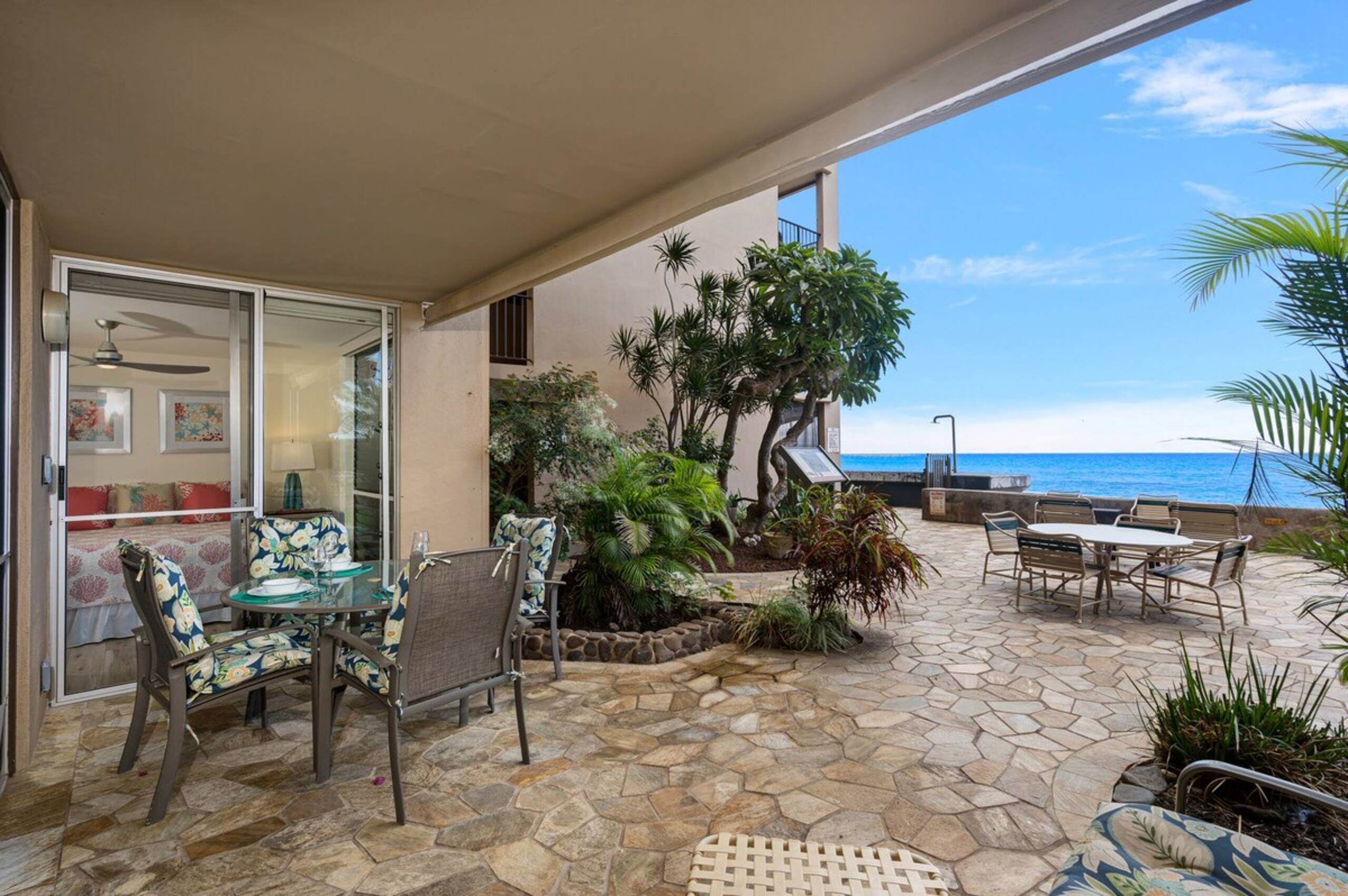 Oceanfront 2BR ground floor w/ snorkeling access - Photo 24