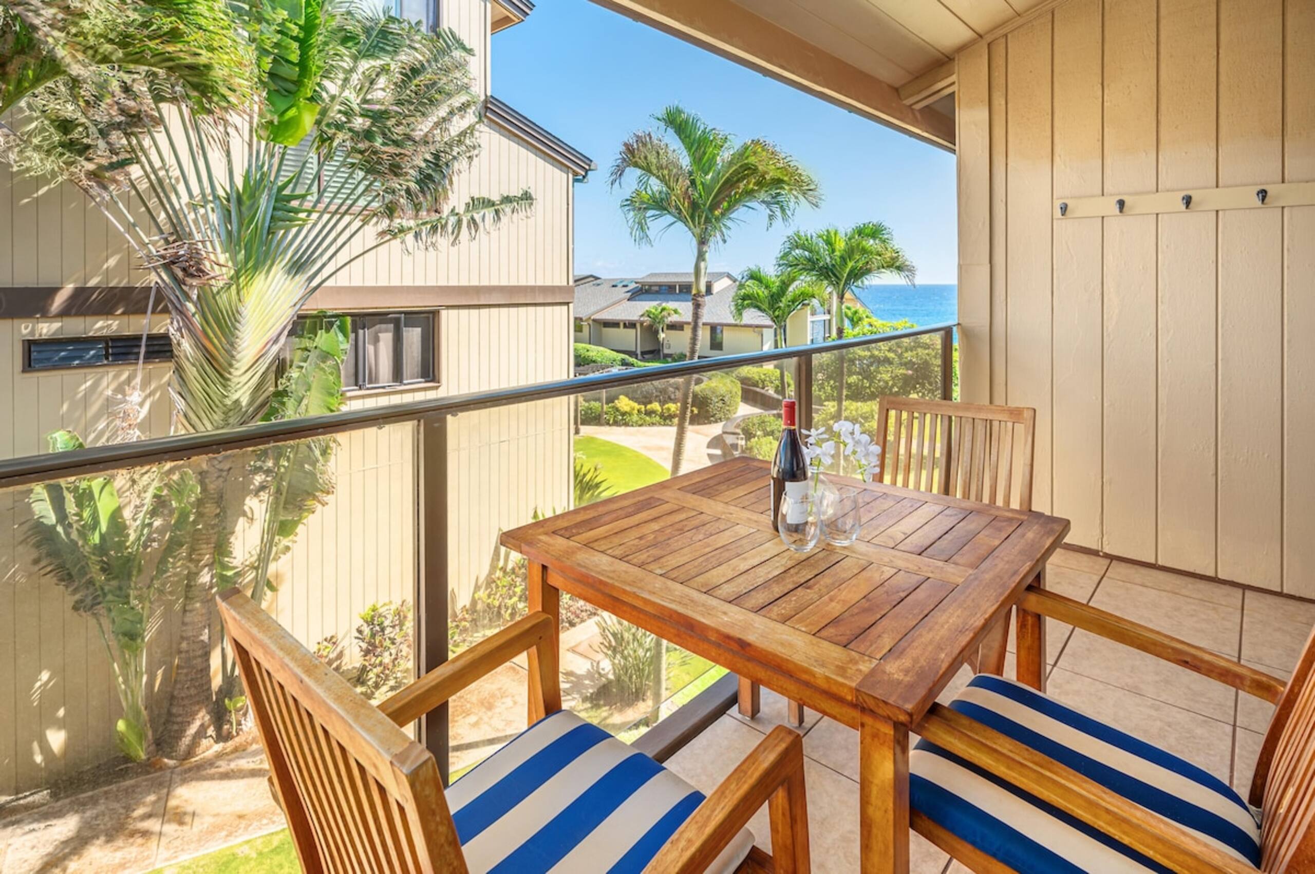 Makahuena 1-303 Ocean View condo 2 Bedroom Plus Lo - Main photo