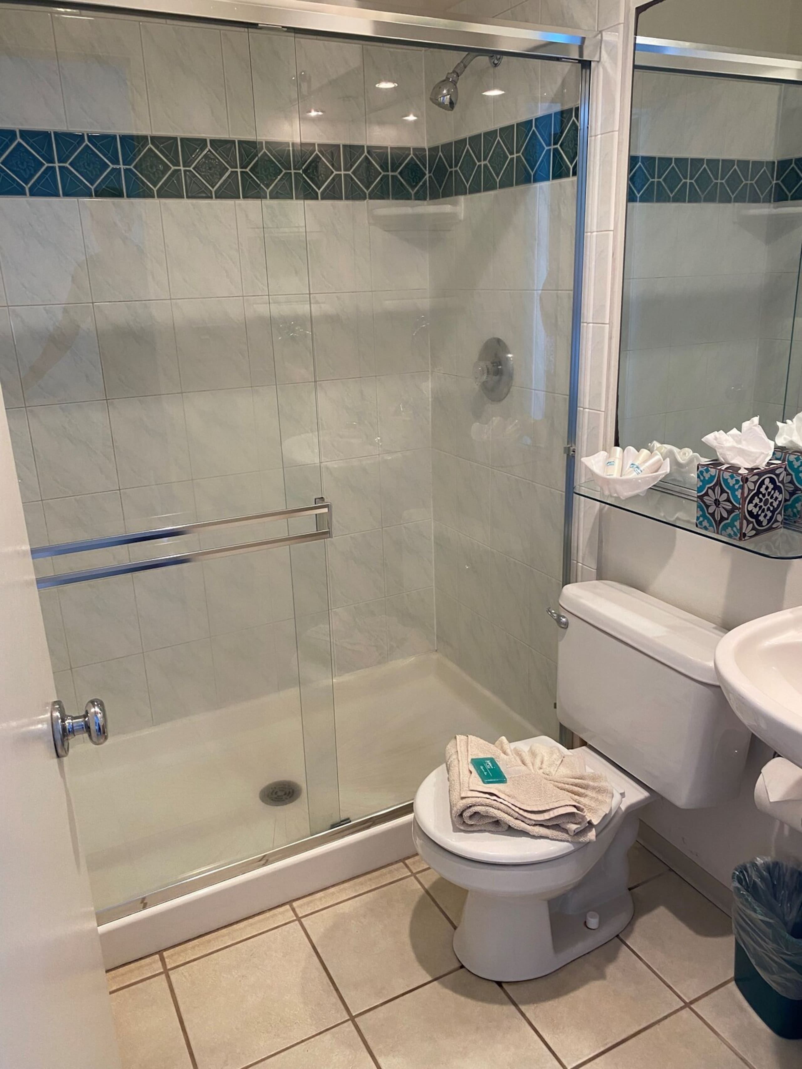 Discounted Rates 204 Beautiful oceanfront 1 bed - Photo 17