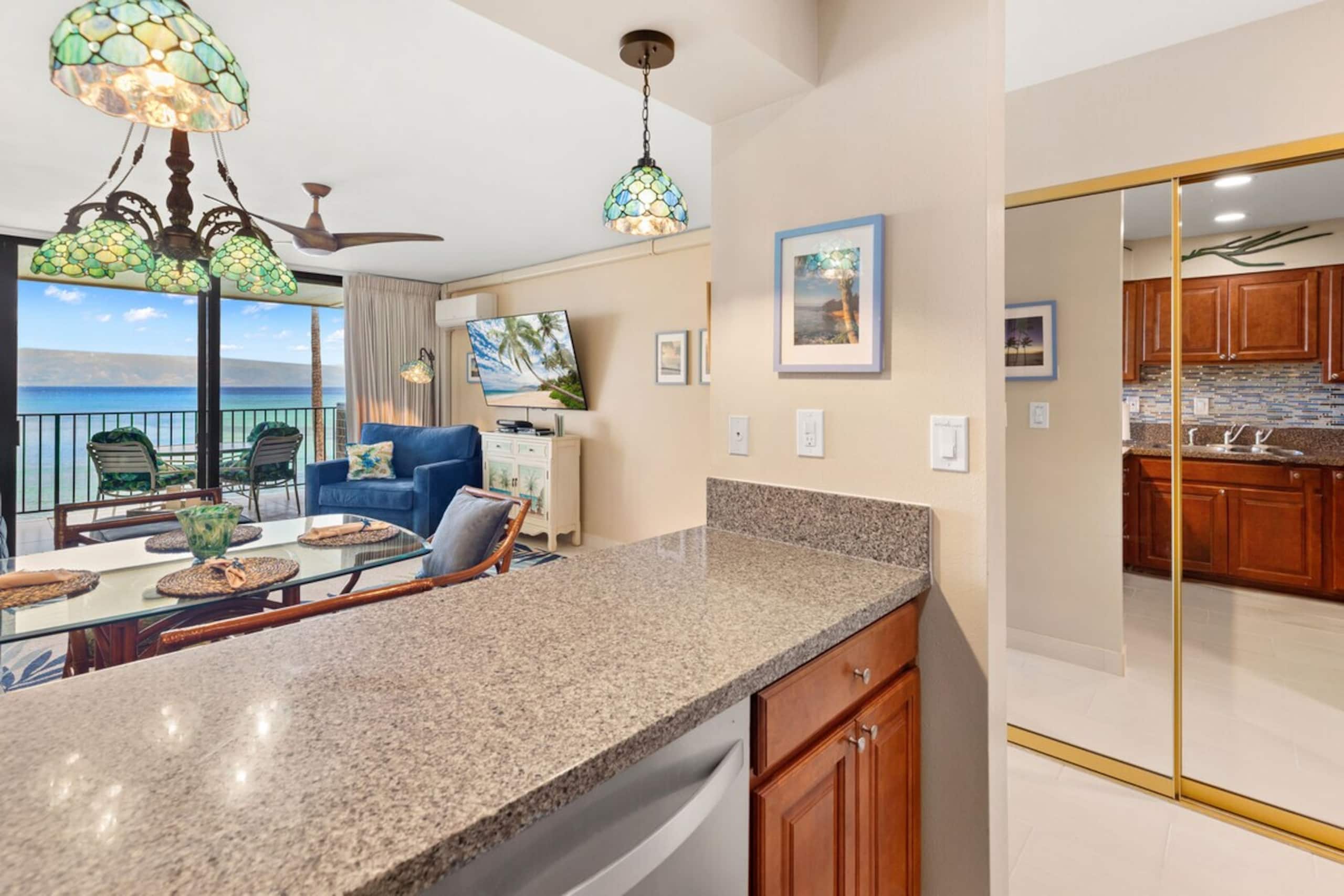1bd Oceanfront gem with charm, views & Island vibe - Photo 22