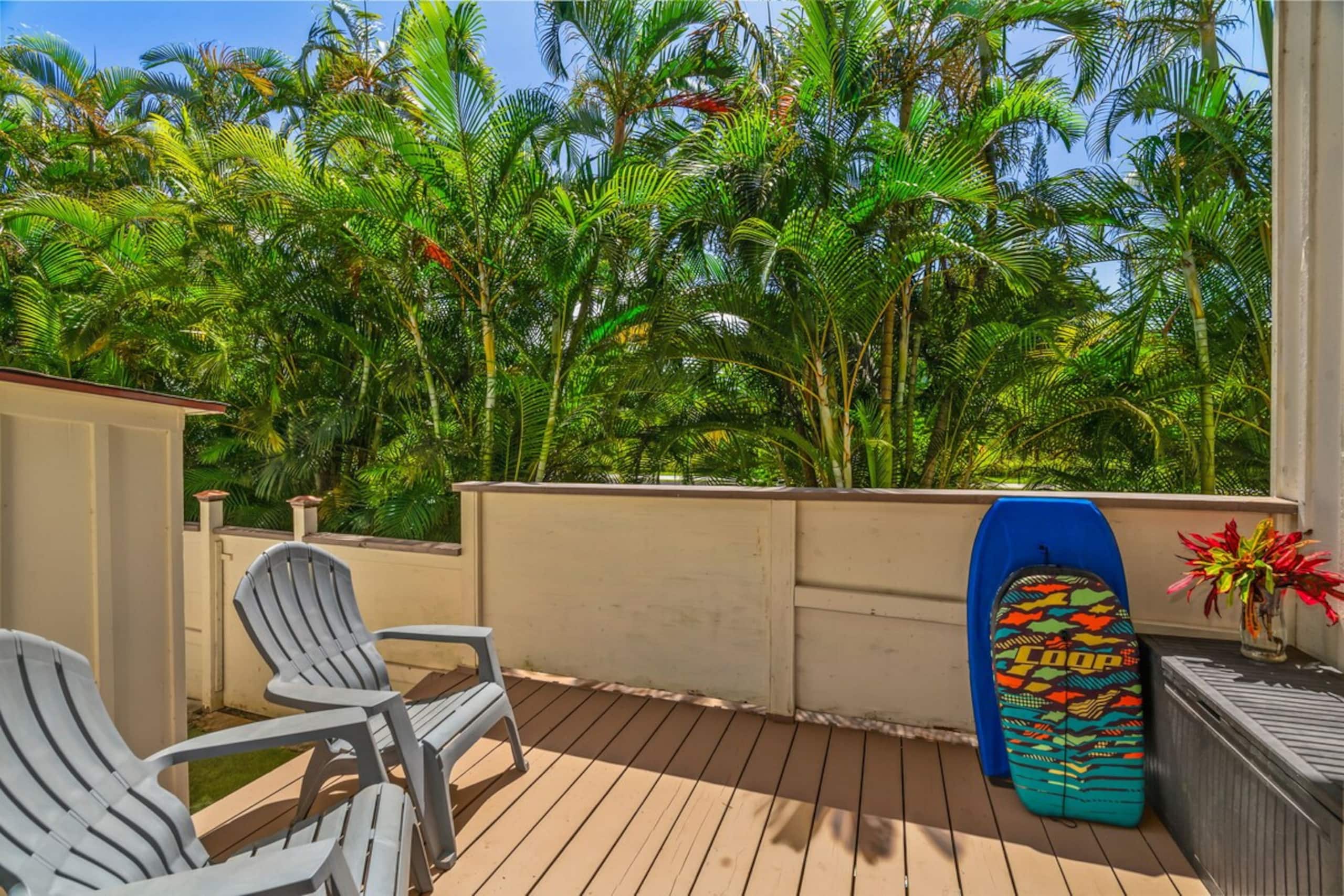 North shore condo w/ pool & private laundry - Photo 9