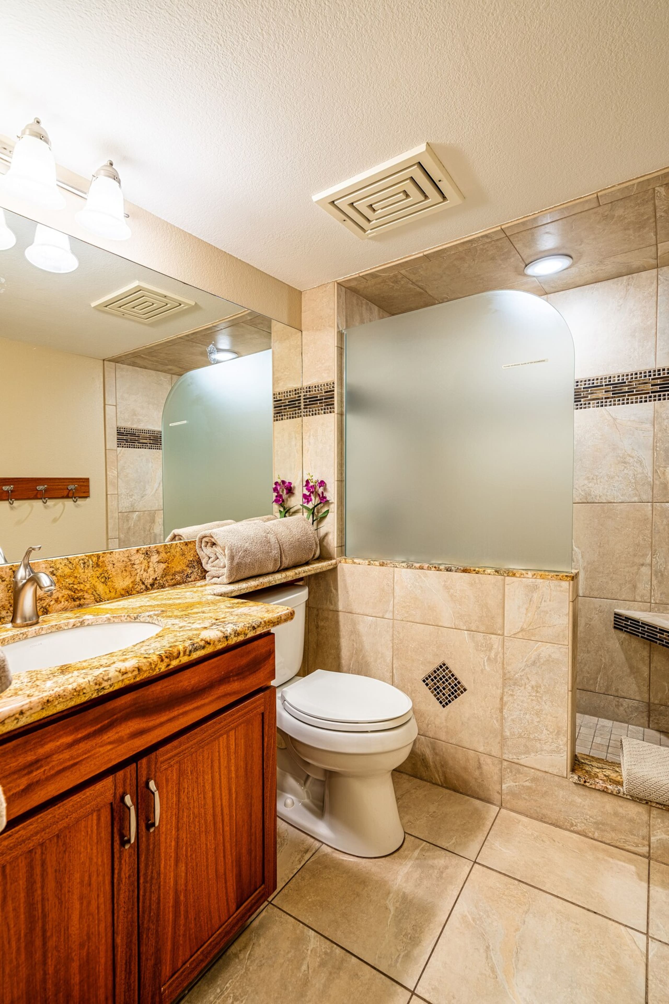 Kamaole Sands 2-101-Updated Ground Floor 2 Bedroom - Photo 21