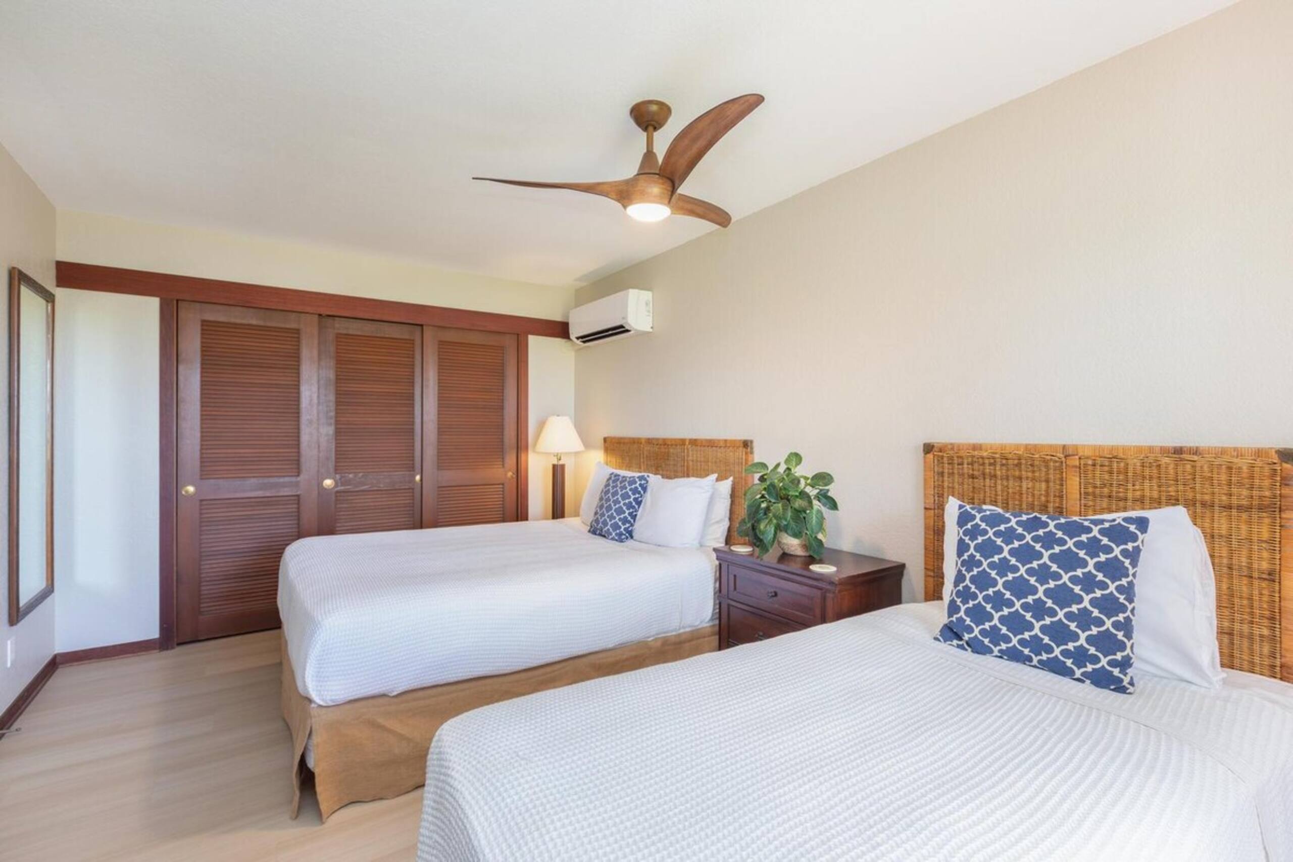 Newly Renovated, Ocean View, Minutes to Beach - Photo 19