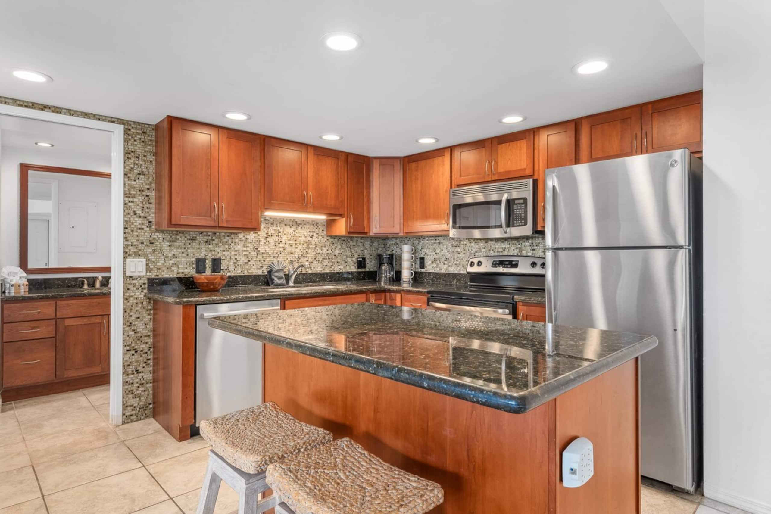 Maui Banyan P301 Updated 2BD Across Beach Pool AC - Photo 17