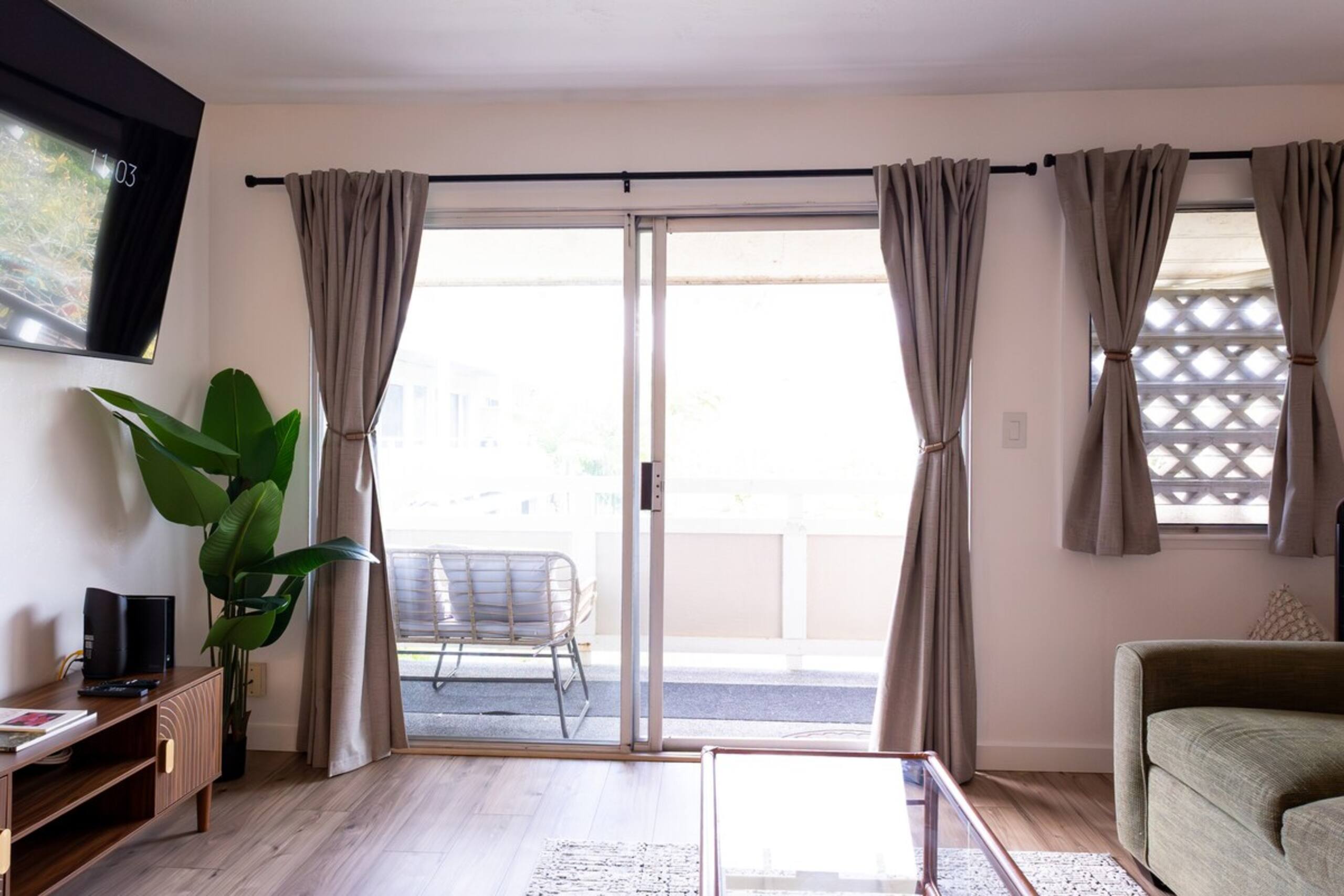 Ocean + Mountain + Pool View, Upgraded Condo - Photo 10