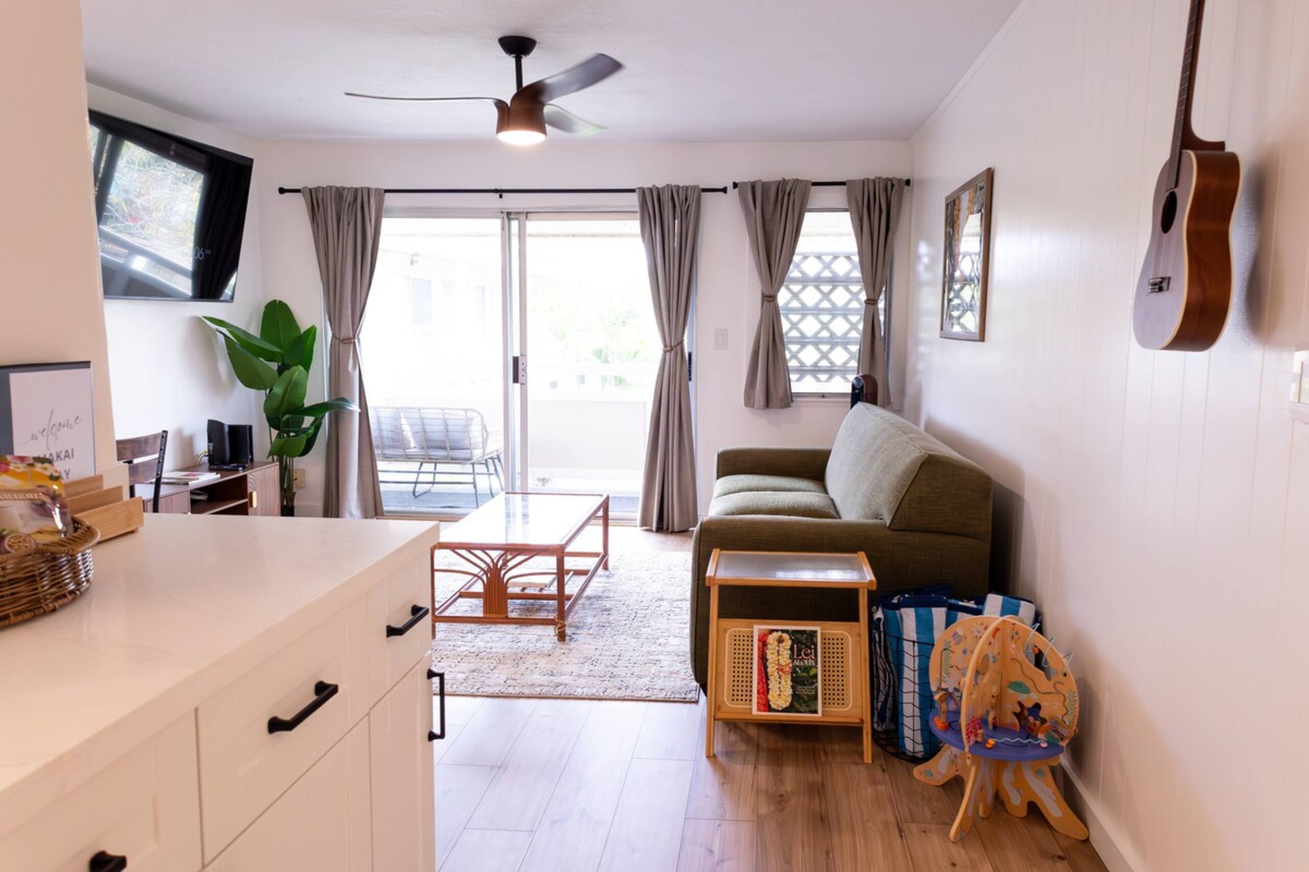 Ocean + Mountain + Pool View, Upgraded Condo - Photo 7