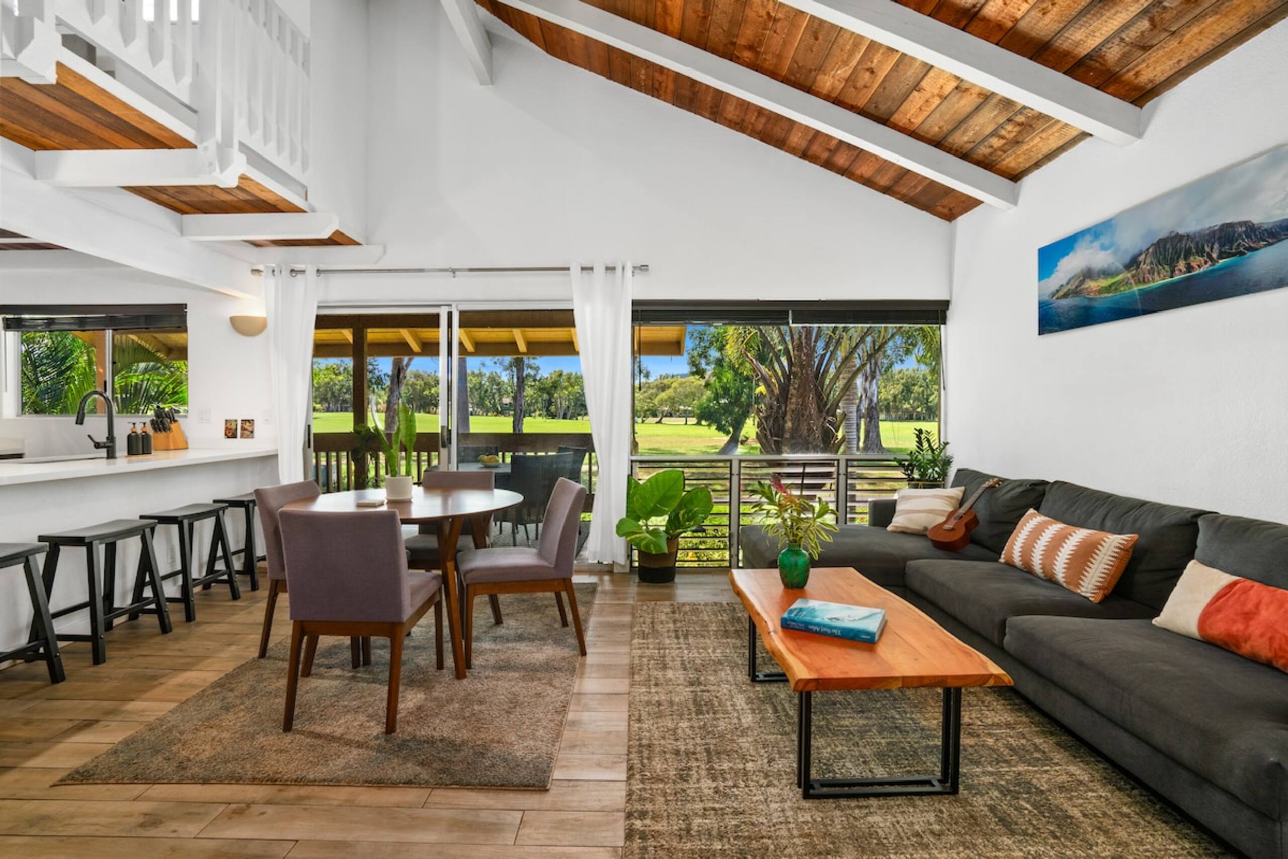 Bright & Airy Home: Waterfall View, Pool & AC - Photo 2