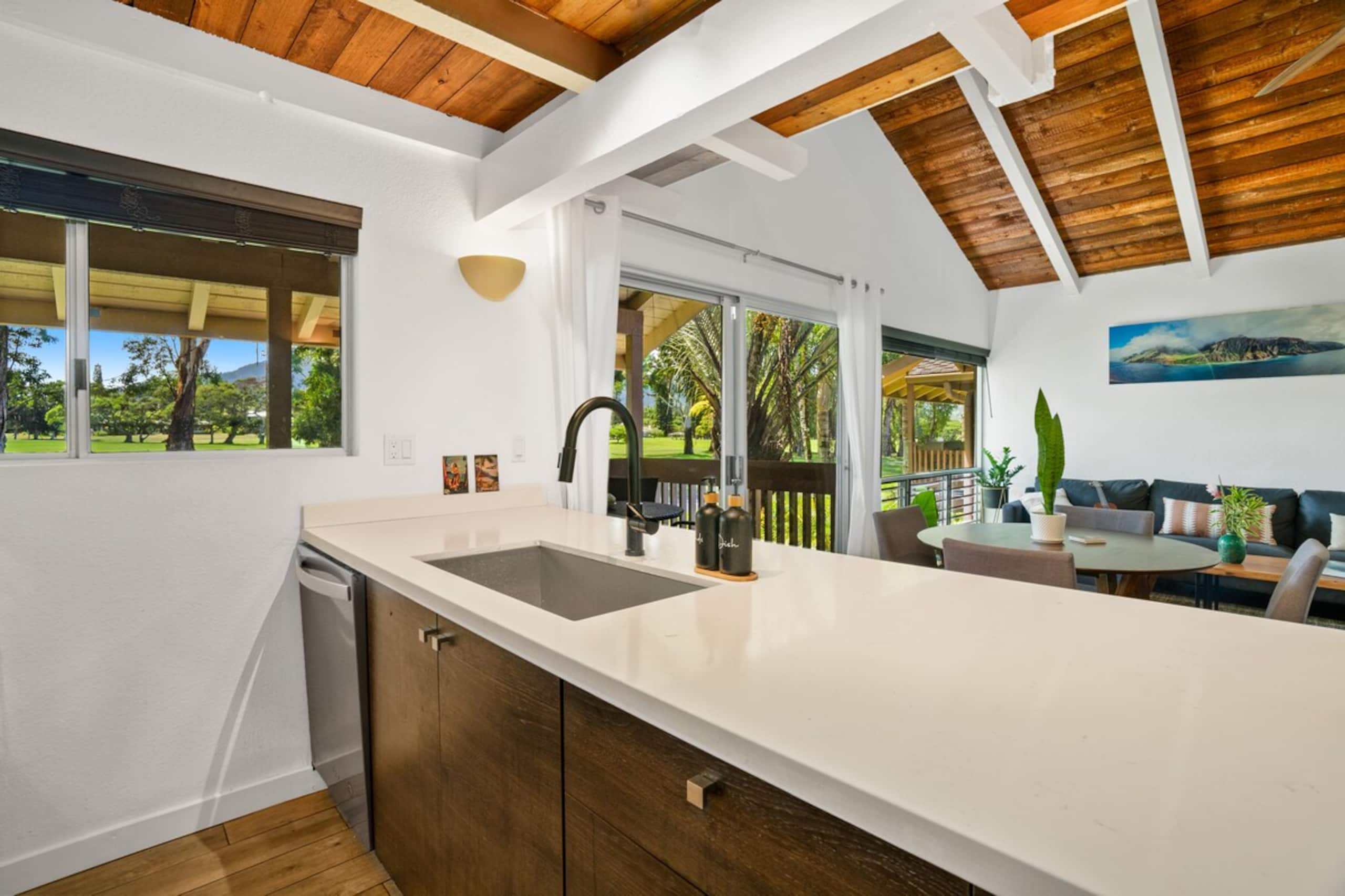 Bright & Airy Home: Waterfall View, Pool & AC - Photo 3