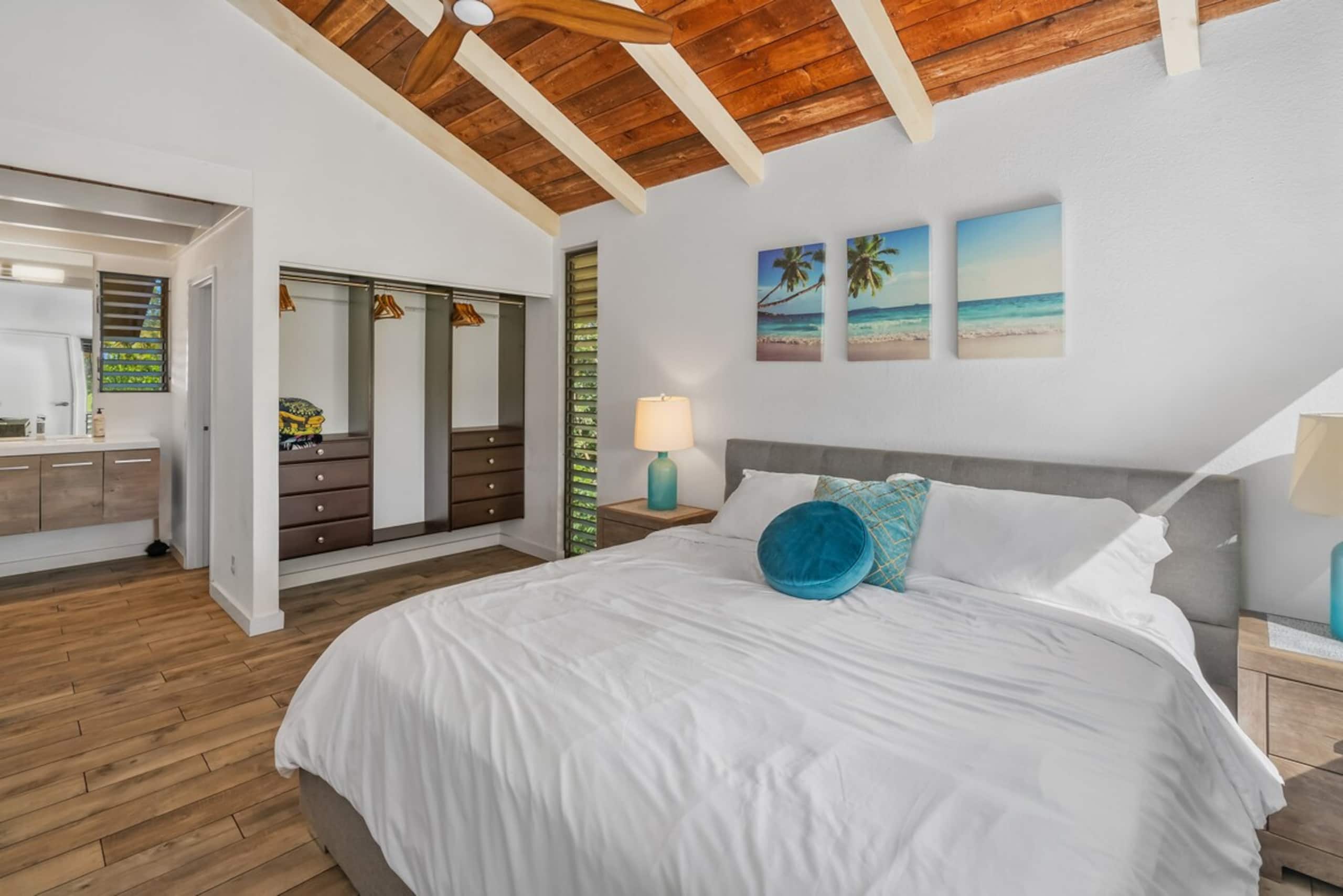 Bright & Airy Home: Waterfall View, Pool & AC - Photo 17