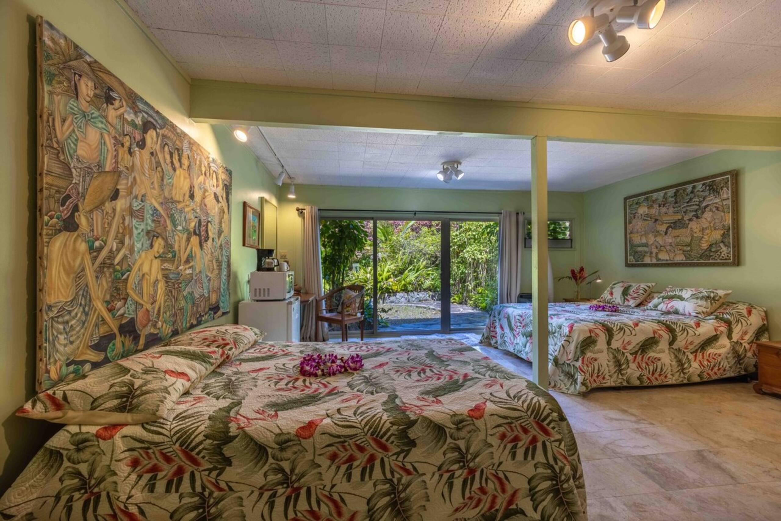 Plumeria Room Farm Stay in Haiku on Road to Hana - Photo 9