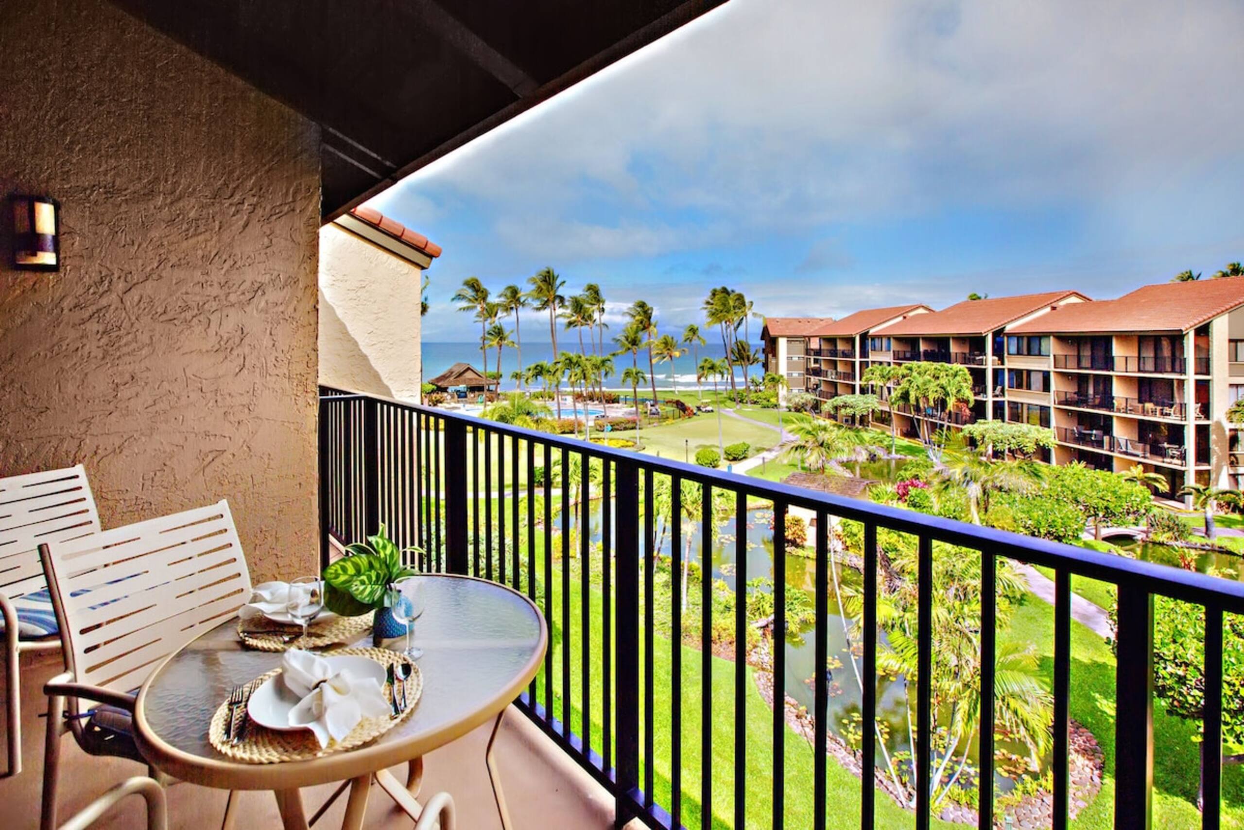 Fantastic 2bd ocean view condo near beach - Photo 2