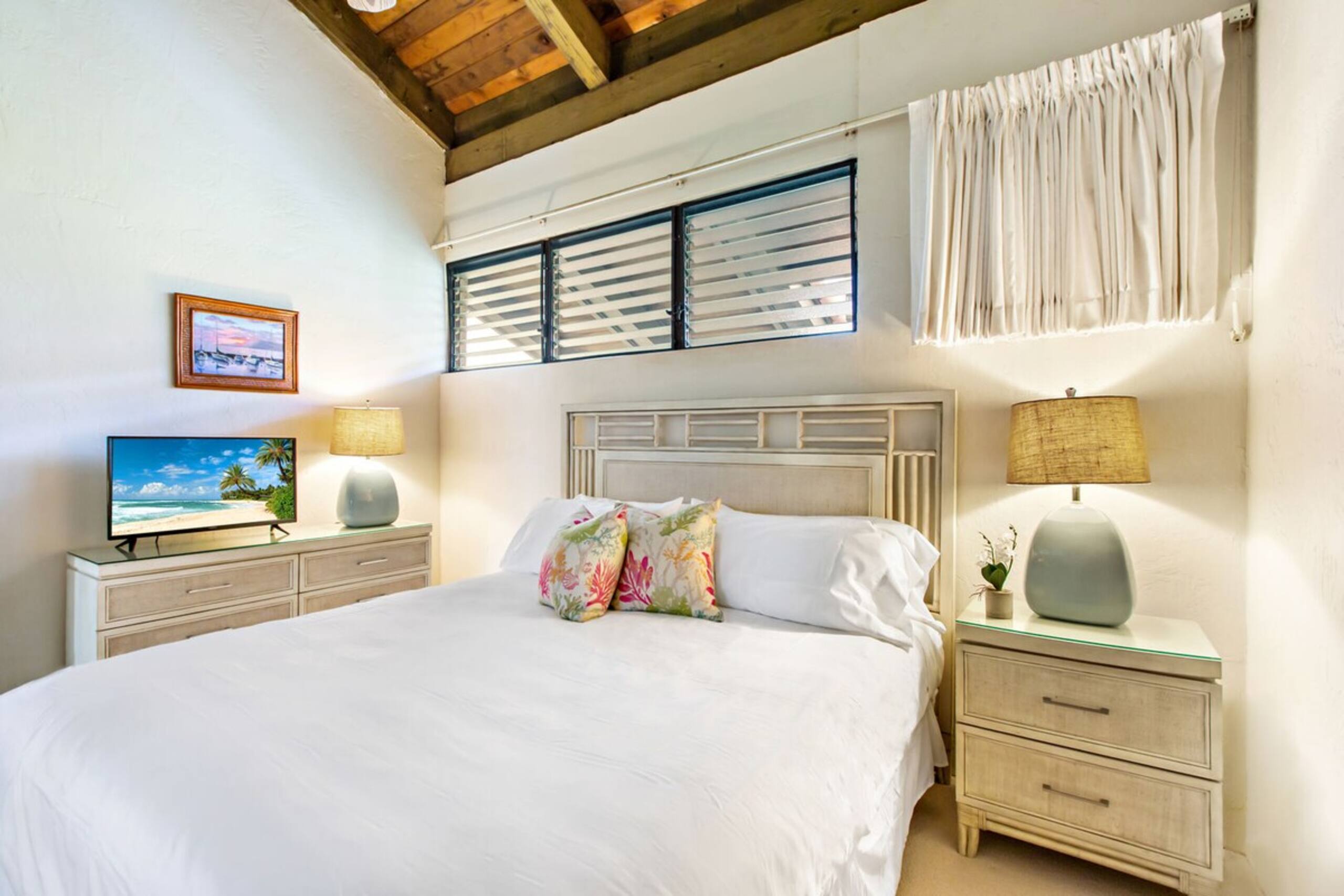 Fantastic 2bd ocean view condo near beach - Photo 18
