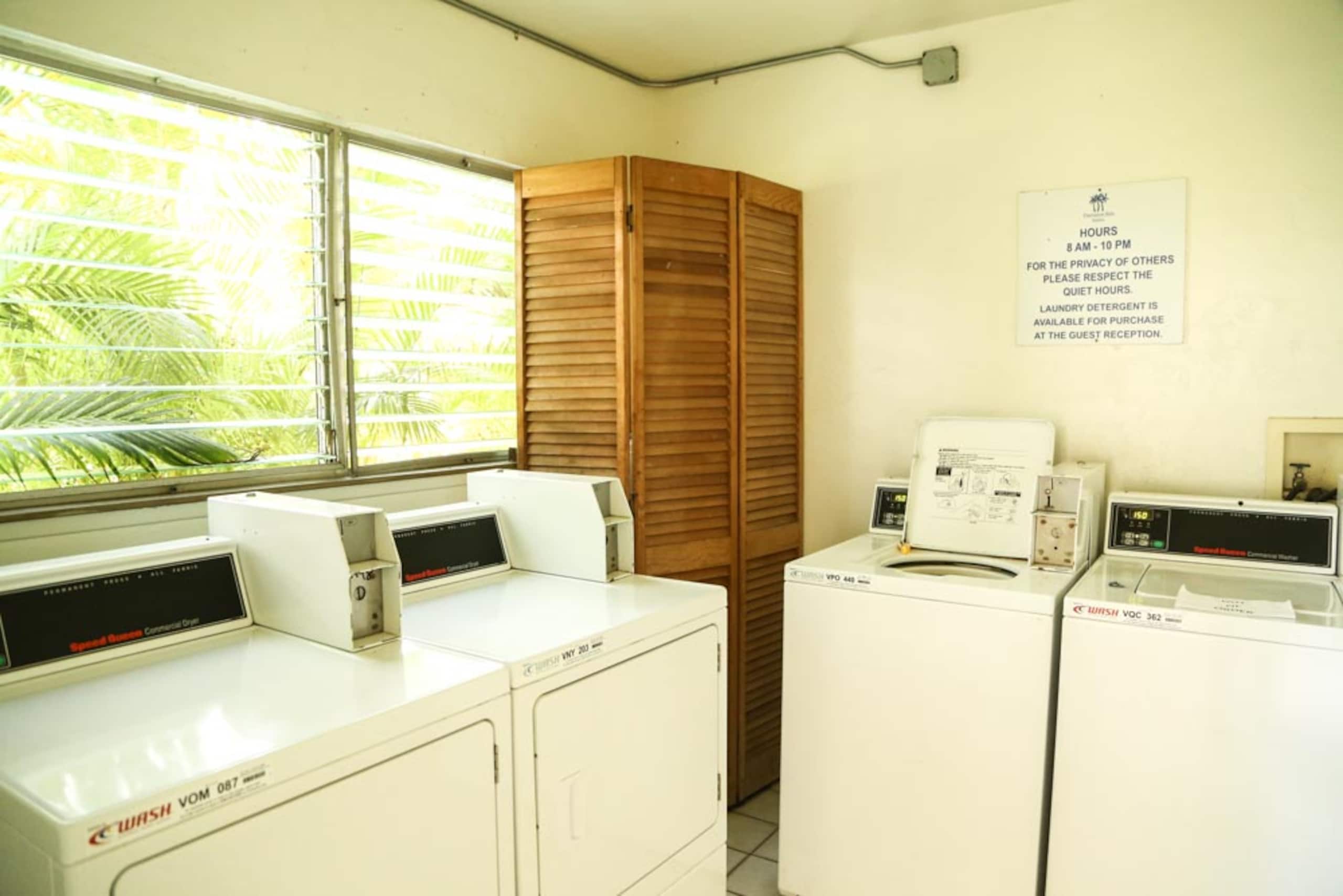 Beautifully Upgraded, Full Kitchen, Comfy King Bed - Photo 34