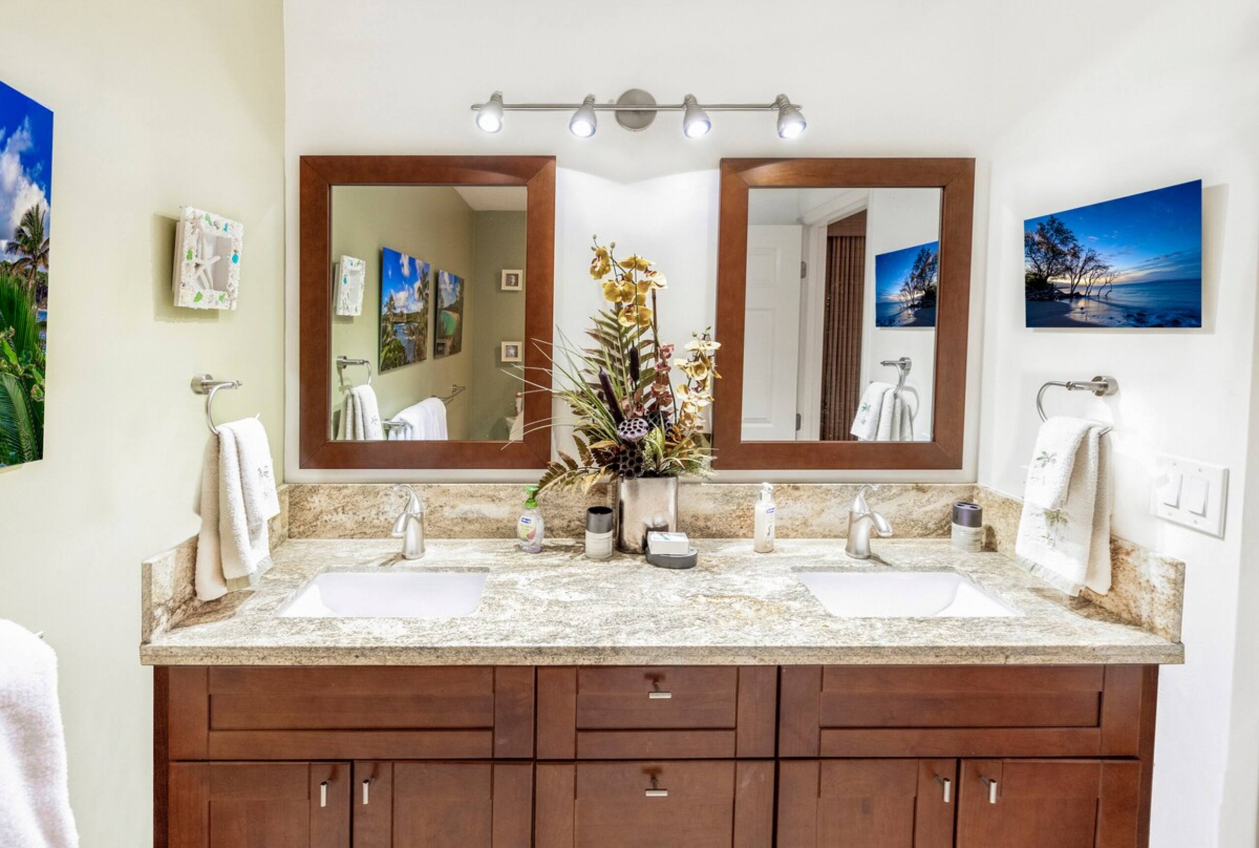 Spectacular ocean view 2 bedroom condo. - Photo 10